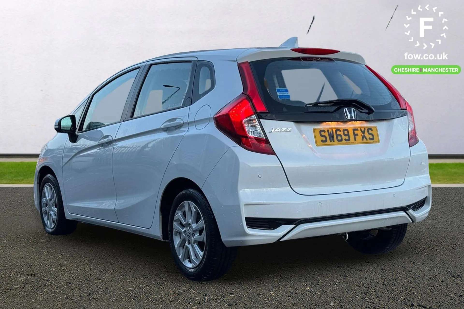 A 2020 HONDA JAZZ 1.3 i-VTEC SE 5dr CVT [ Front and rear parking sensors , Intelligent speed assist , Multi-information display , Bluetooth hands free telephone connect A 2020 HONDA JAZZ 1.3 i-VTEC SE 5dr CVT [ Front and rear parking sensors , Intelligent speed assist , Multi-information display , Bluetooth hands free telephone connect