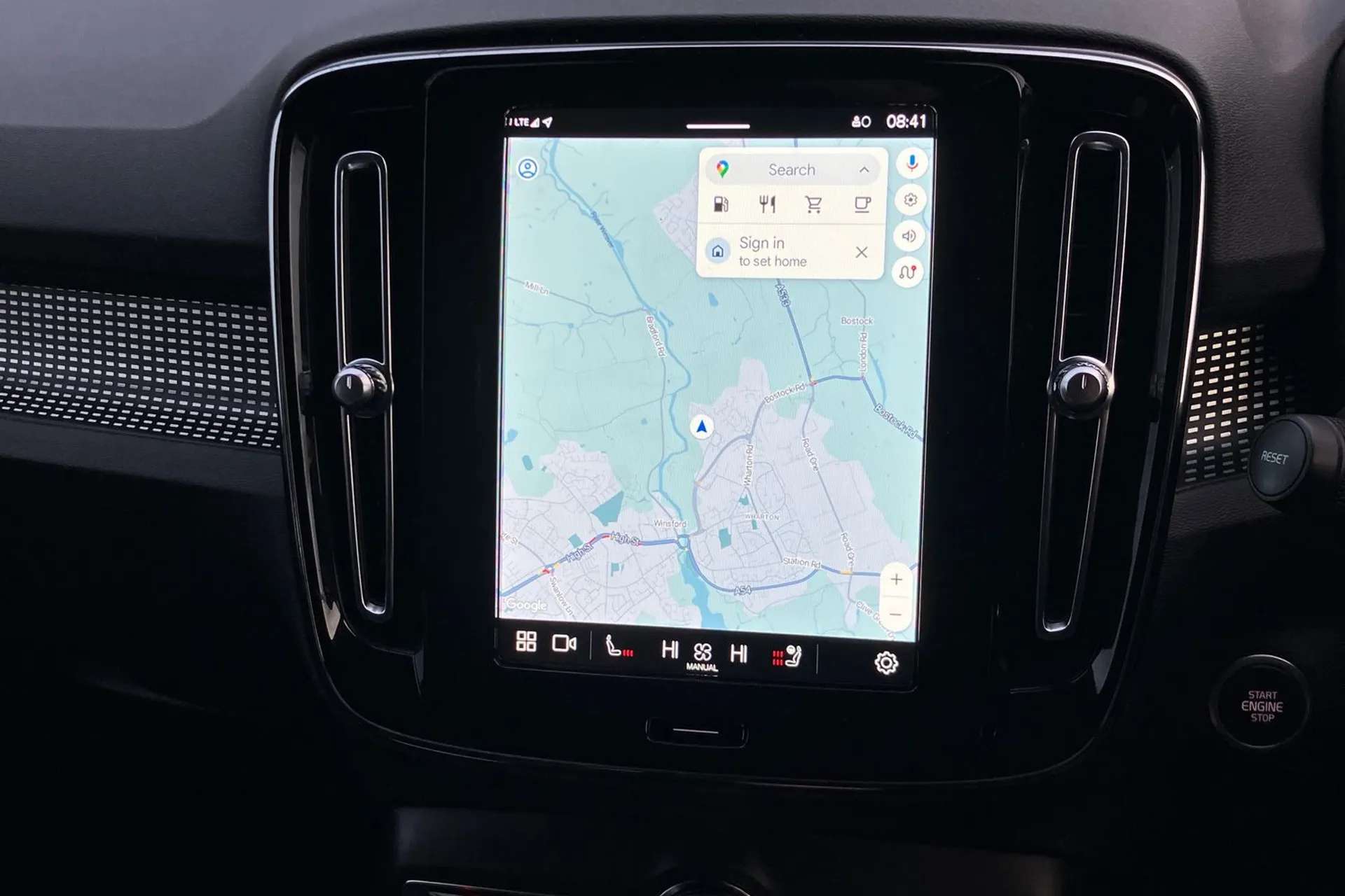 2023 VOLVO XC40 2023 VOLVO XC40