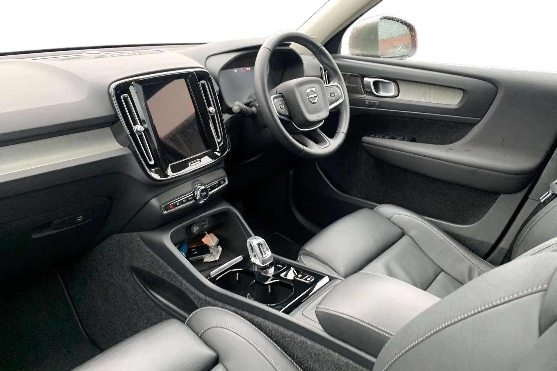 A 2020 VOLVO XC40 2.0 B4P Inscription 5dr Auto [ Power Seat Pack , Driver Assist Pack , Climate Pack , Lounge Pack , Power Glass Tilt and Slide Panoramic Sunroof with S A 2020 VOLVO XC40 2.0 B4P Inscription 5dr Auto [ Power Seat Pack , Driver Assist Pack , Climate Pack , Lounge Pack , Power Glass Tilt and Slide Panoramic Sunroof with S