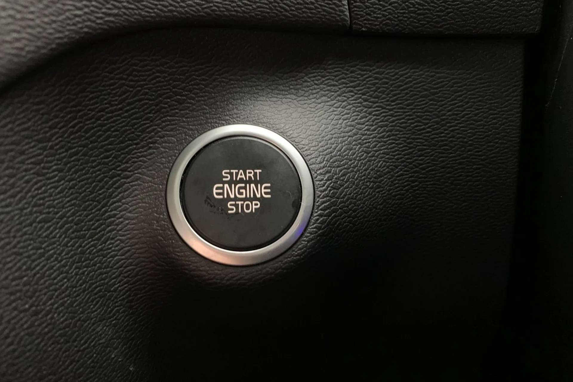 2020 VOLVO XC40 2020 VOLVO XC40