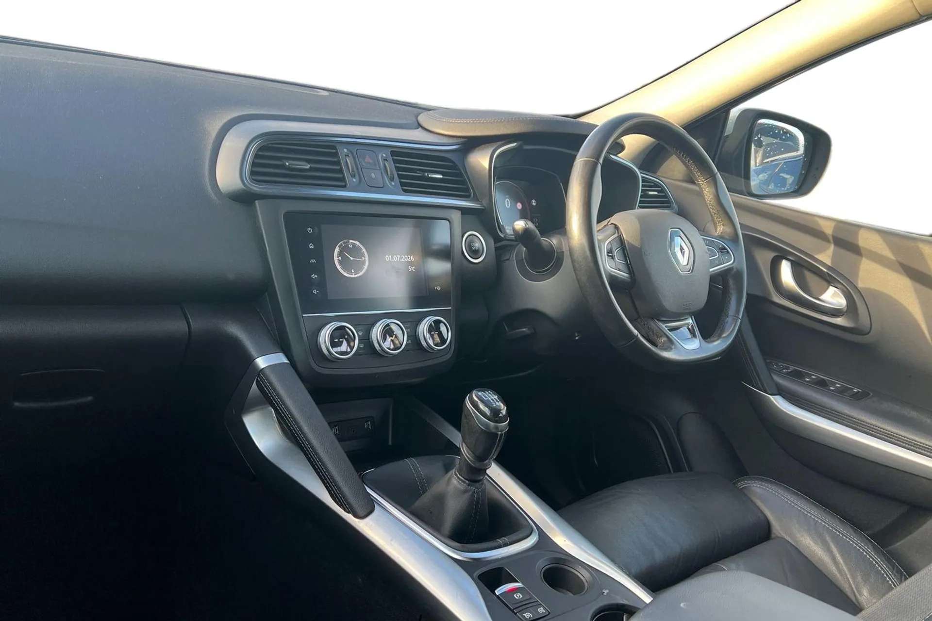 A 2020 RENAULT KADJAR 1.5 Blue dCi GT Line 5dr [Rearview camera, Climate control, Blind spot warning with lateral sensors, Lane departure warning system, LED daytime runnin A 2020 RENAULT KADJAR 1.5 Blue dCi GT Line 5dr [Rearview camera, Climate control, Blind spot warning with lateral sensors, Lane departure warning system, LED daytime runnin