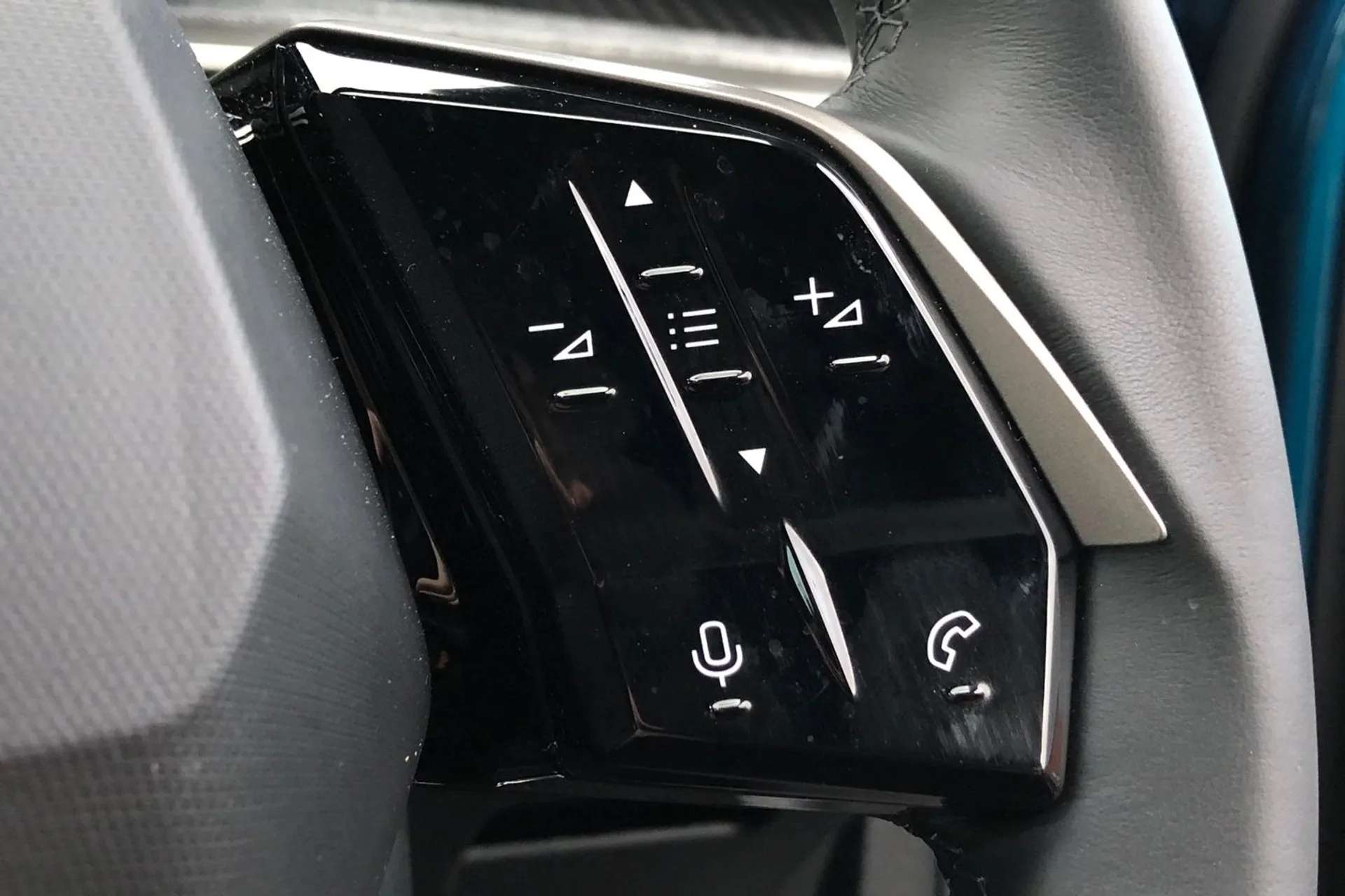 2025 PEUGEOT 3008 2025 PEUGEOT 3008