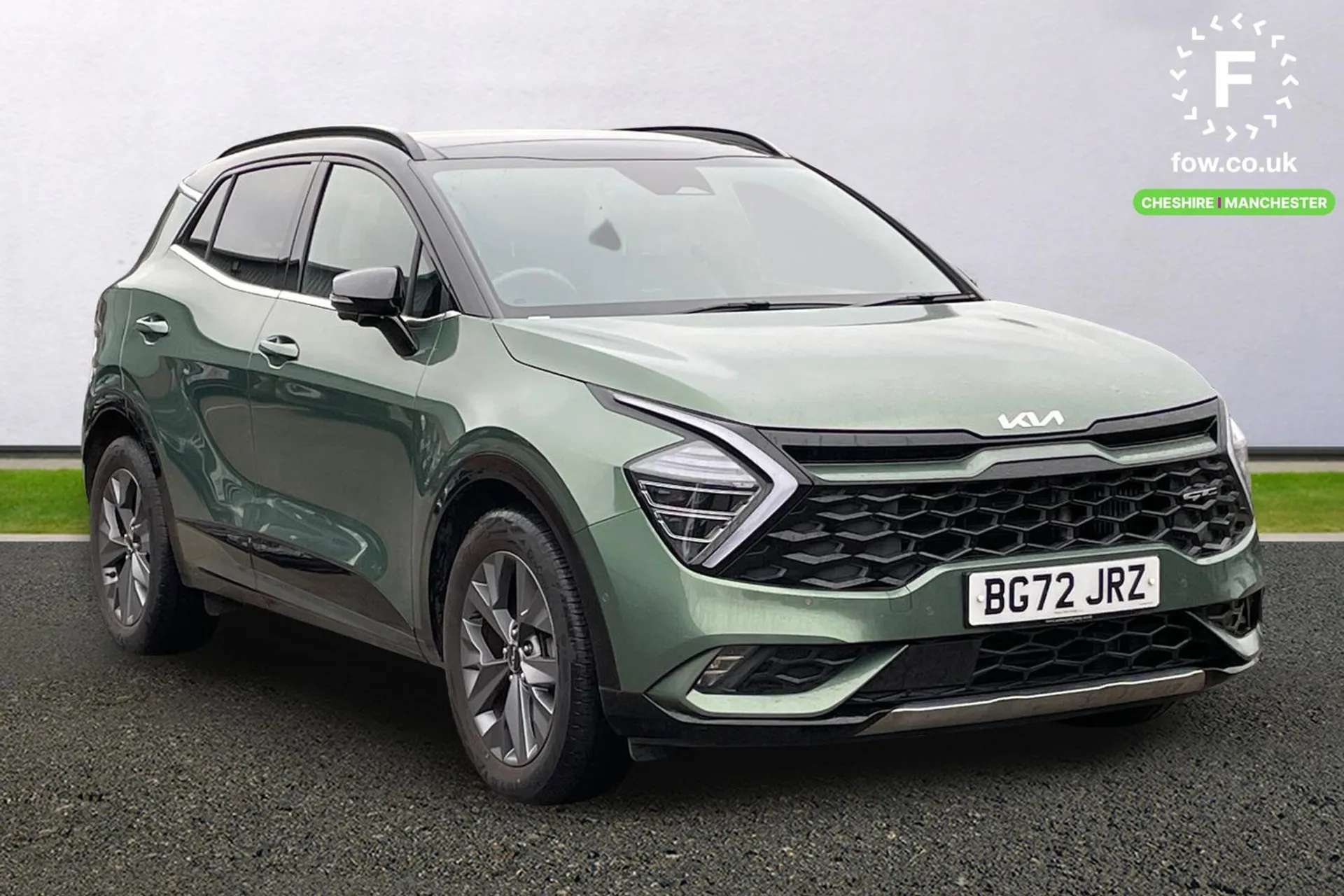 A 2022 KIA SPORTAGE 1.6T GDi HEV GT-Line S 5dr Auto [ 18" GT-Line alloy wheels , Wireless Smartphone charger , Remote smart parking assist , Reversing camera system integ A 2022 KIA SPORTAGE 1.6T GDi HEV GT-Line S 5dr Auto [ 18" GT-Line alloy wheels , Wireless Smartphone charger , Remote smart parking assist , Reversing camera system integ