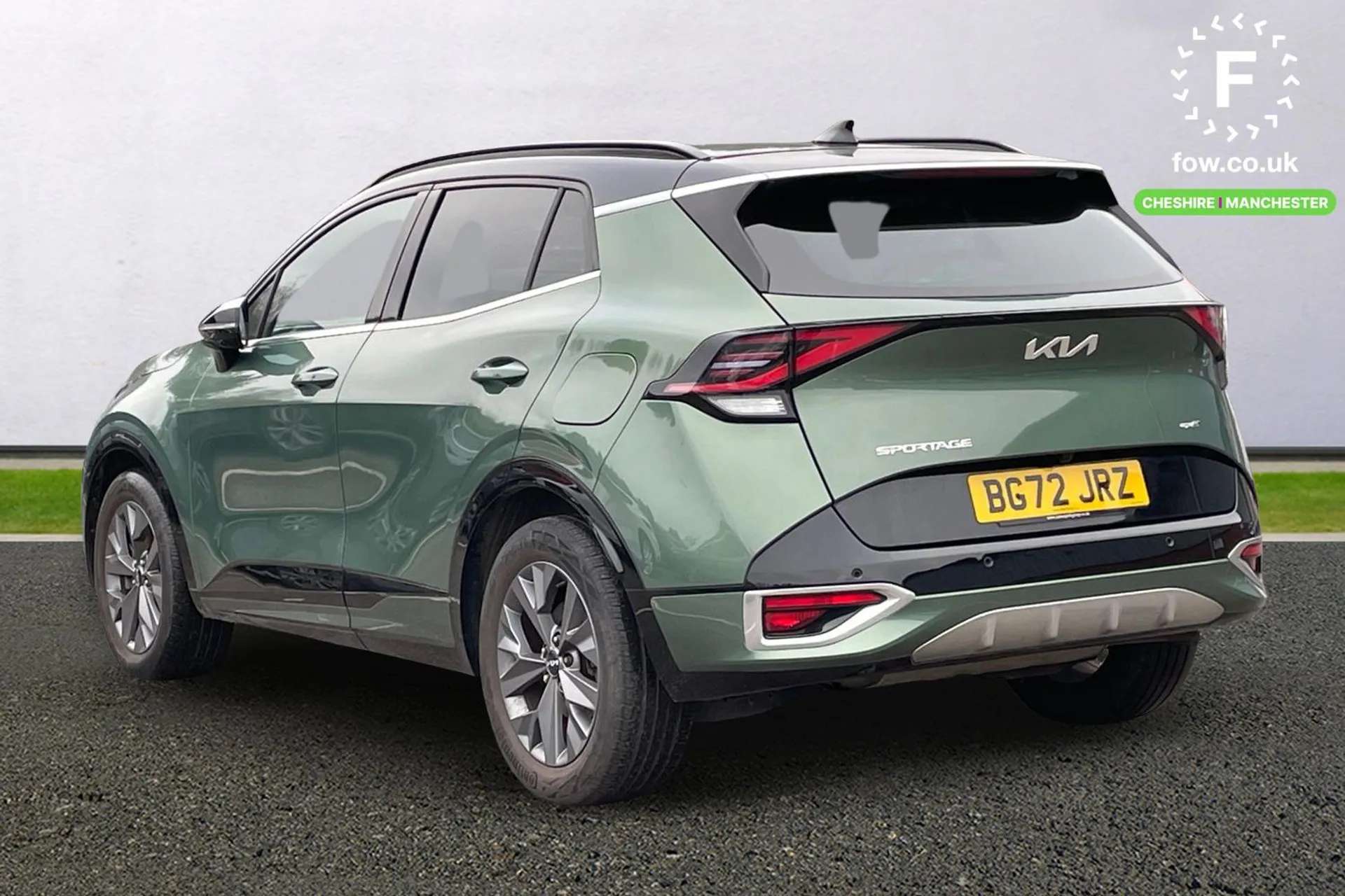 A 2022 KIA SPORTAGE 1.6T GDi HEV GT-Line S 5dr Auto [ 18" GT-Line alloy wheels , Wireless Smartphone charger , Remote smart parking assist , Reversing camera system integ A 2022 KIA SPORTAGE 1.6T GDi HEV GT-Line S 5dr Auto [ 18" GT-Line alloy wheels , Wireless Smartphone charger , Remote smart parking assist , Reversing camera system integ