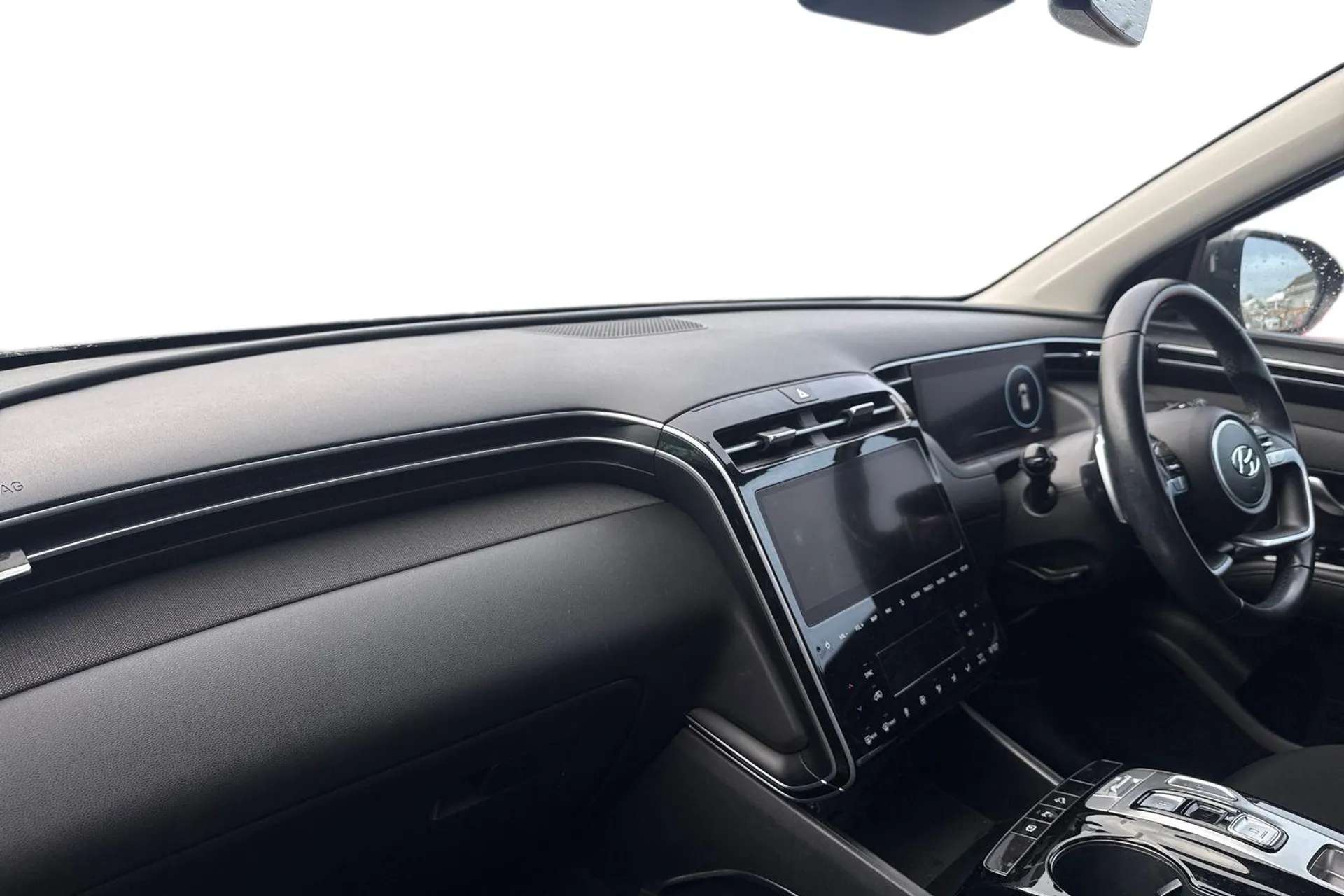 A 2021 HYUNDAI TUCSON 1.6 TGDi Hybrid 230 SE Connect 5dr 2WD Auto [ Reversing camera , Multi-Collision braking , 17" Alloy wheels , Rear parking sensors , Bluetooth system A 2021 HYUNDAI TUCSON 1.6 TGDi Hybrid 230 SE Connect 5dr 2WD Auto [ Reversing camera , Multi-Collision braking , 17" Alloy wheels , Rear parking sensors , Bluetooth system