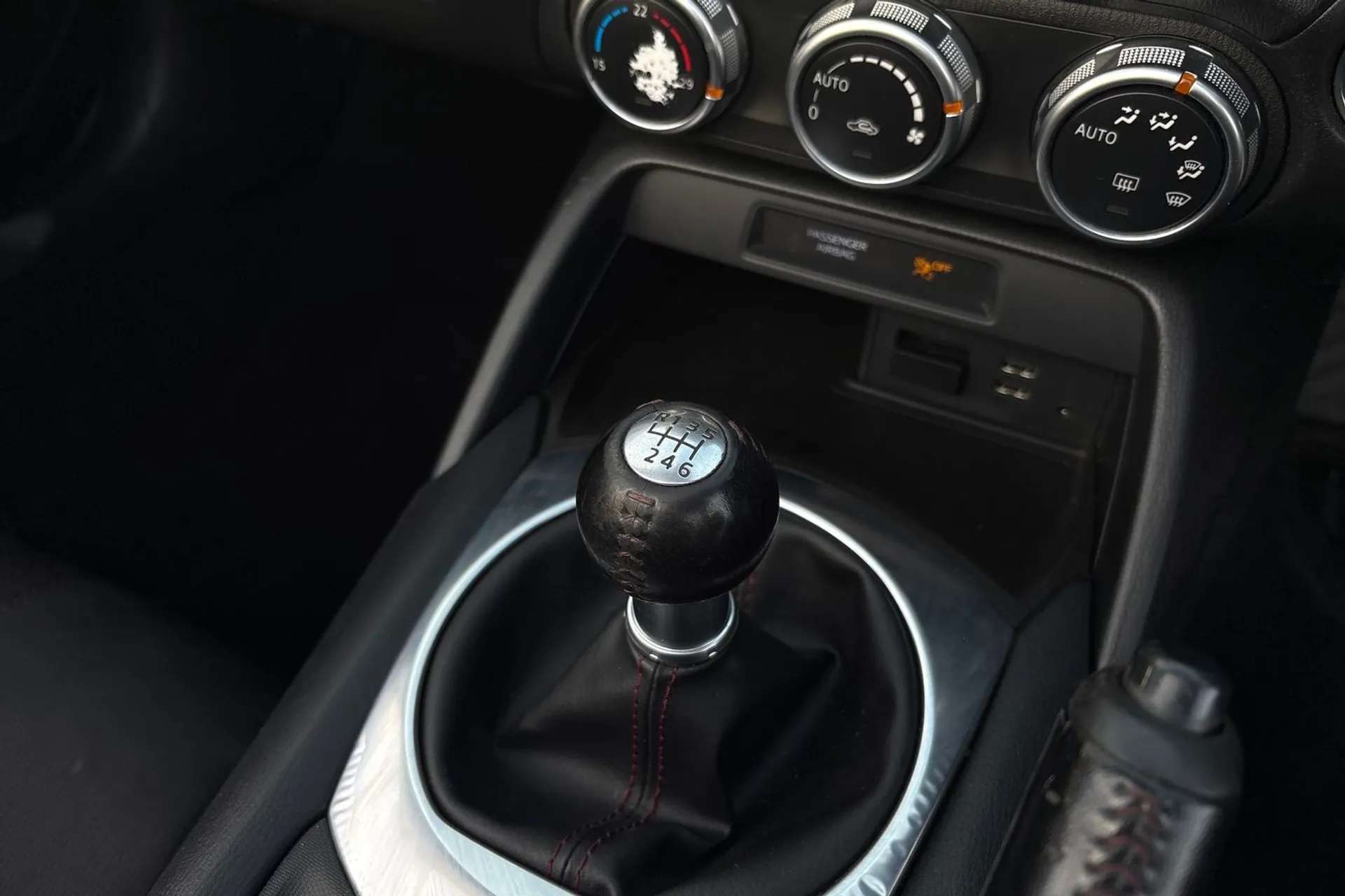 2018 MAZDA MX-5 2018 MAZDA MX-5