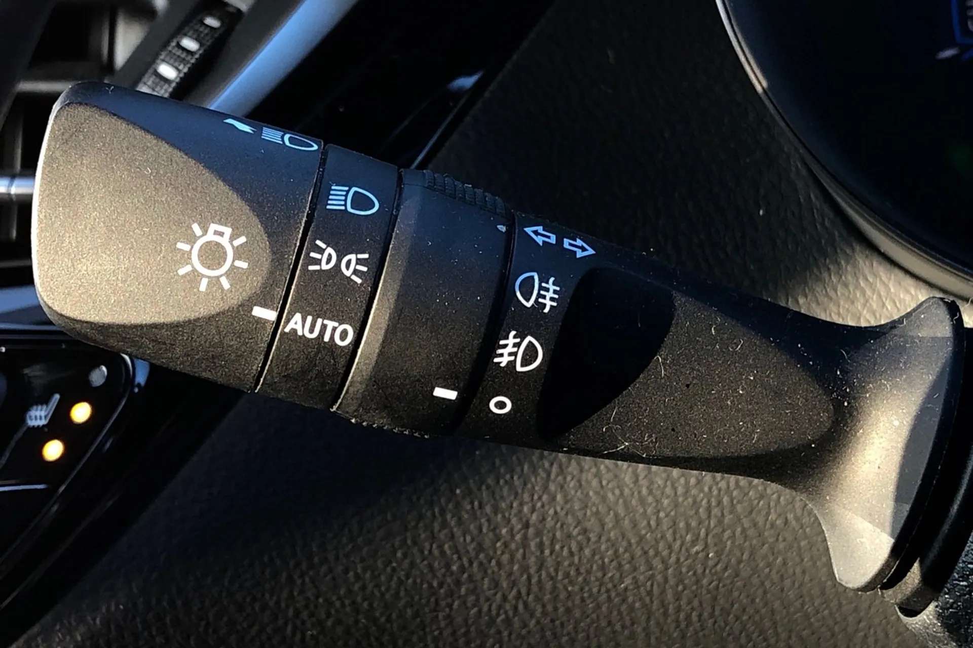 2023 TOYOTA C-HR 2023 TOYOTA C-HR