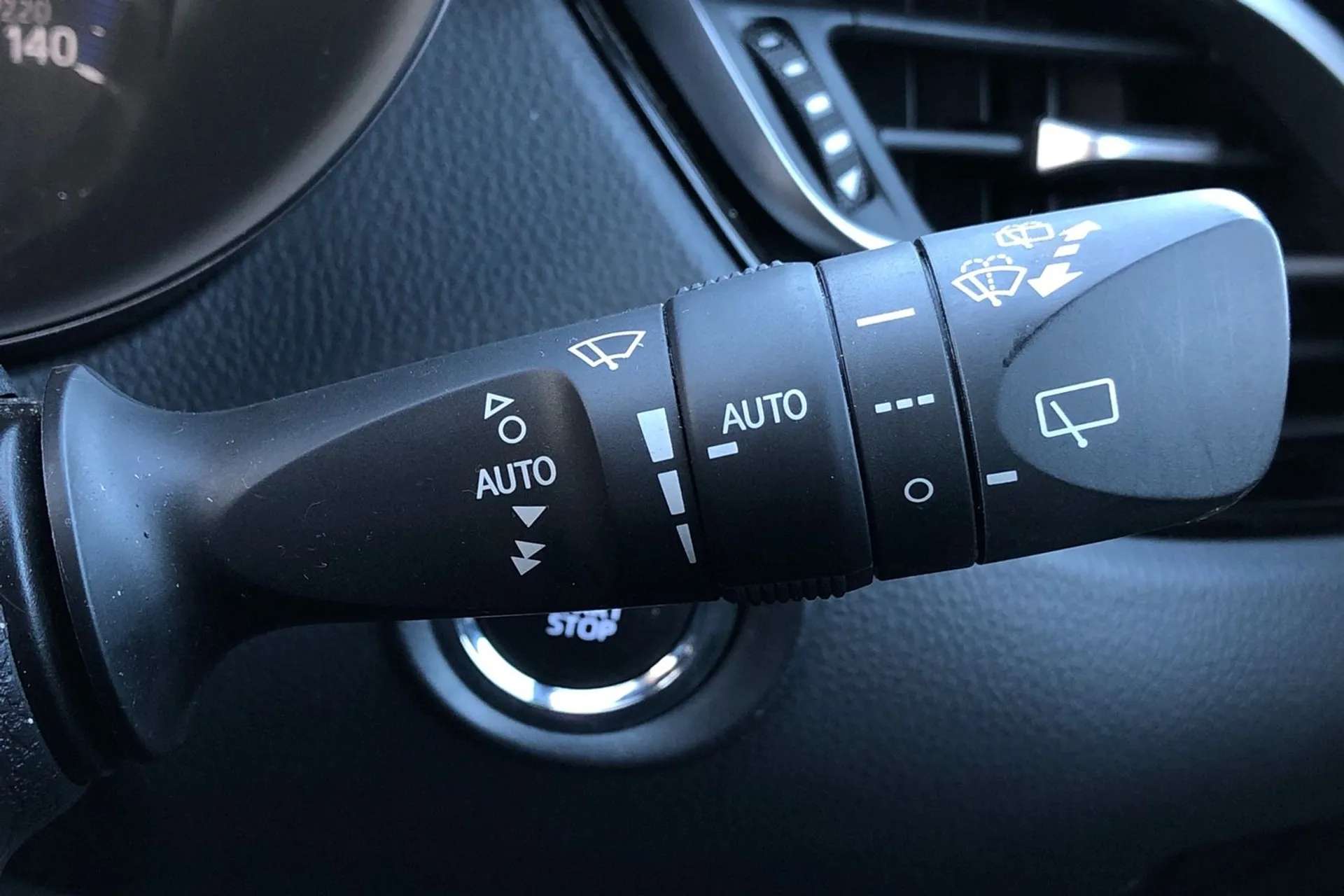 2023 TOYOTA C-HR 2023 TOYOTA C-HR