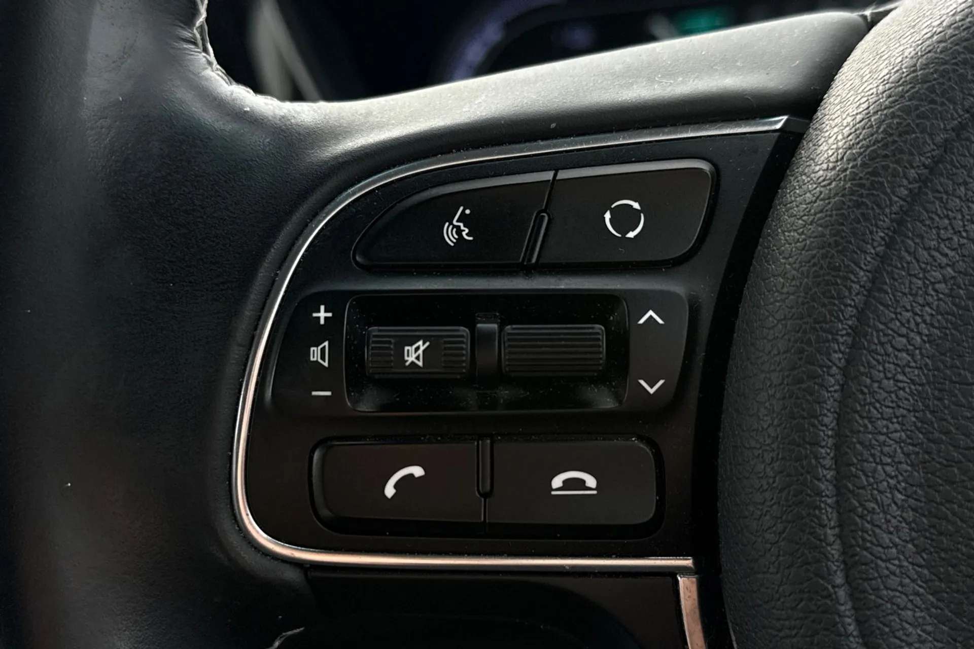 2020 KIA E-NIRO 2020 KIA E-NIRO