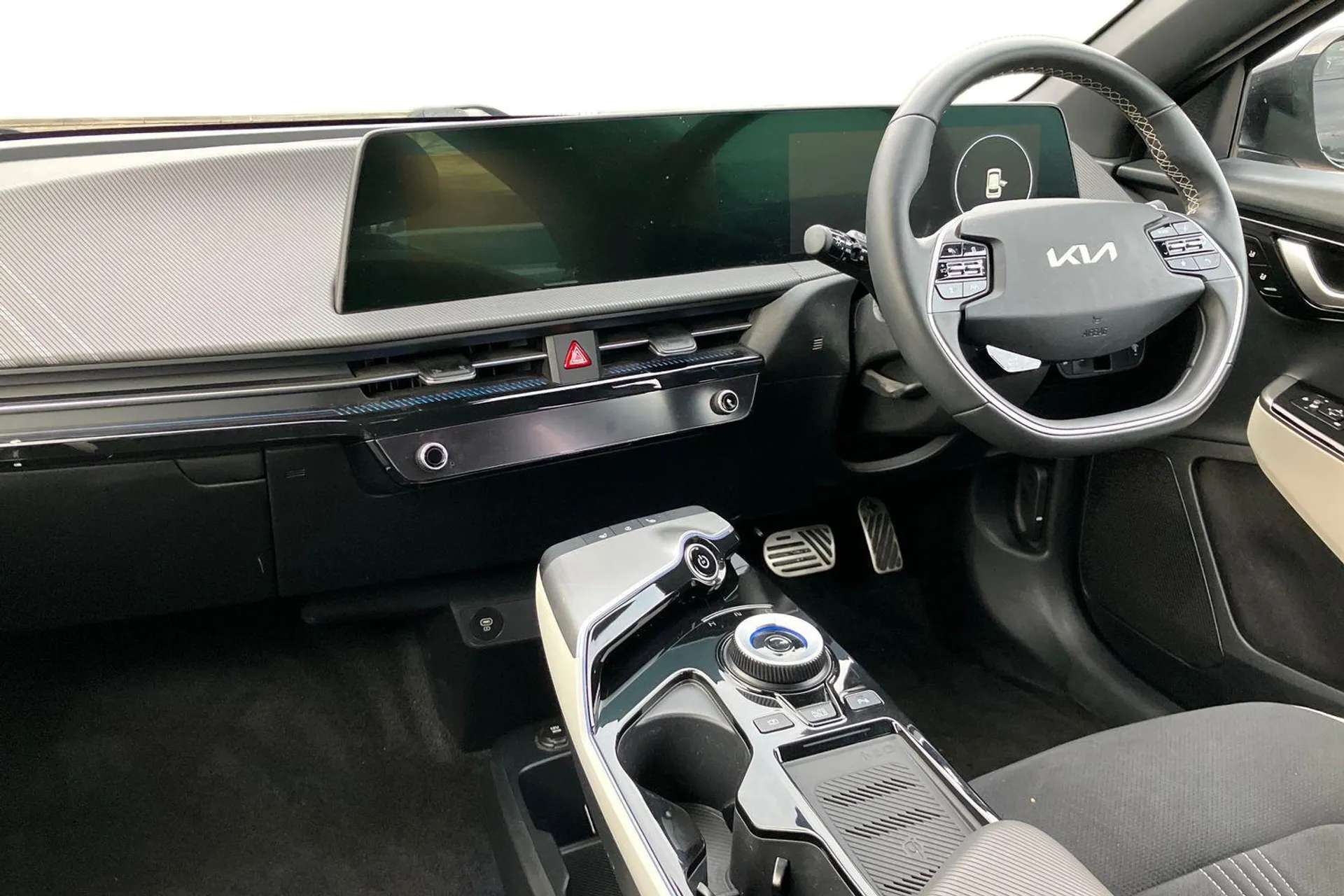 A 2023 KIA EV6 166kW GT Line 77.4kWh 5dr Auto [ Reversing camera with dynamic guide lines , Wireless Mobile Phone Charger , Front parking sensors , Rear parking sens A 2023 KIA EV6 166kW GT Line 77.4kWh 5dr Auto [ Reversing camera with dynamic guide lines , Wireless Mobile Phone Charger , Front parking sensors , Rear parking sens