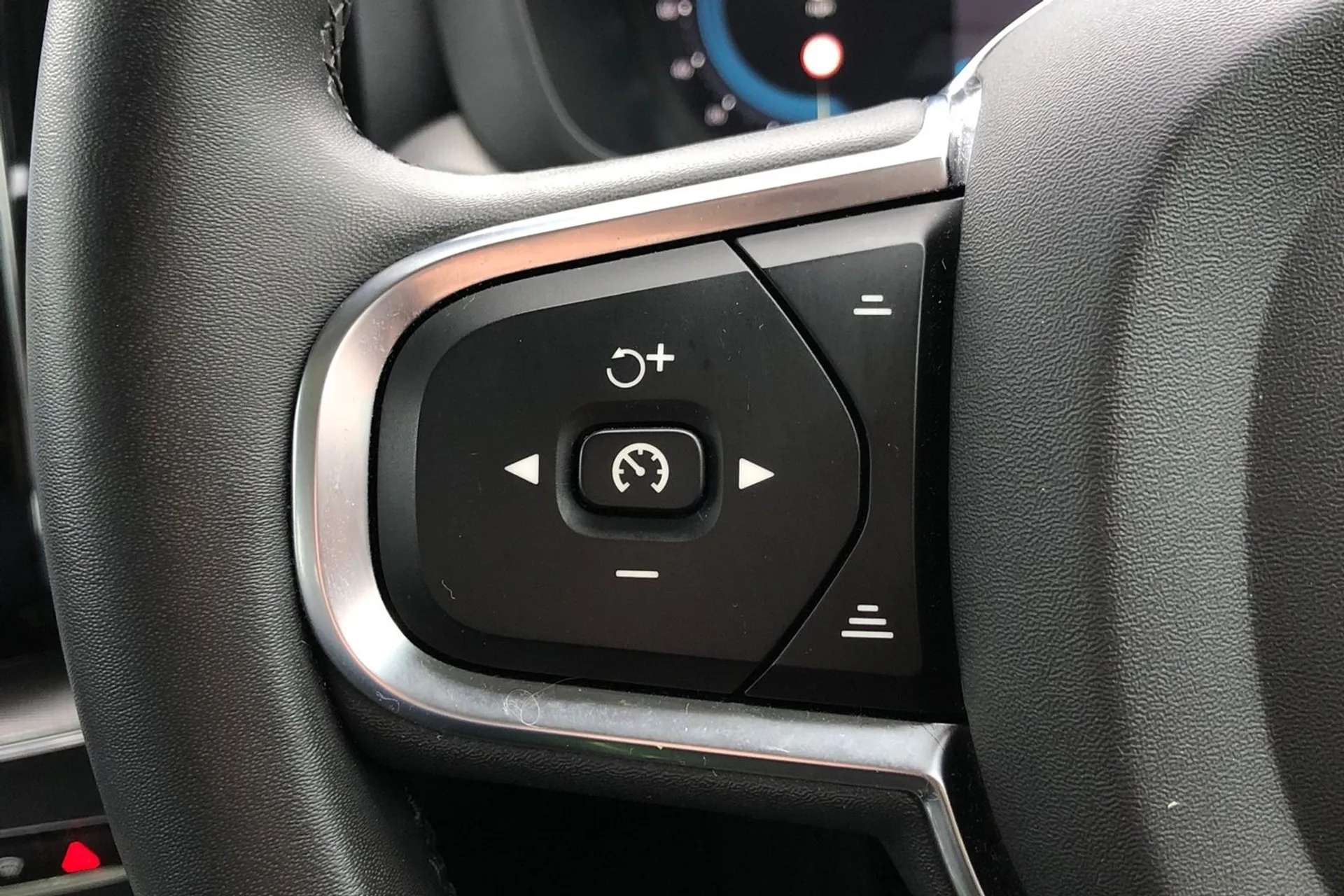 2022 VOLVO XC60 2022 VOLVO XC60