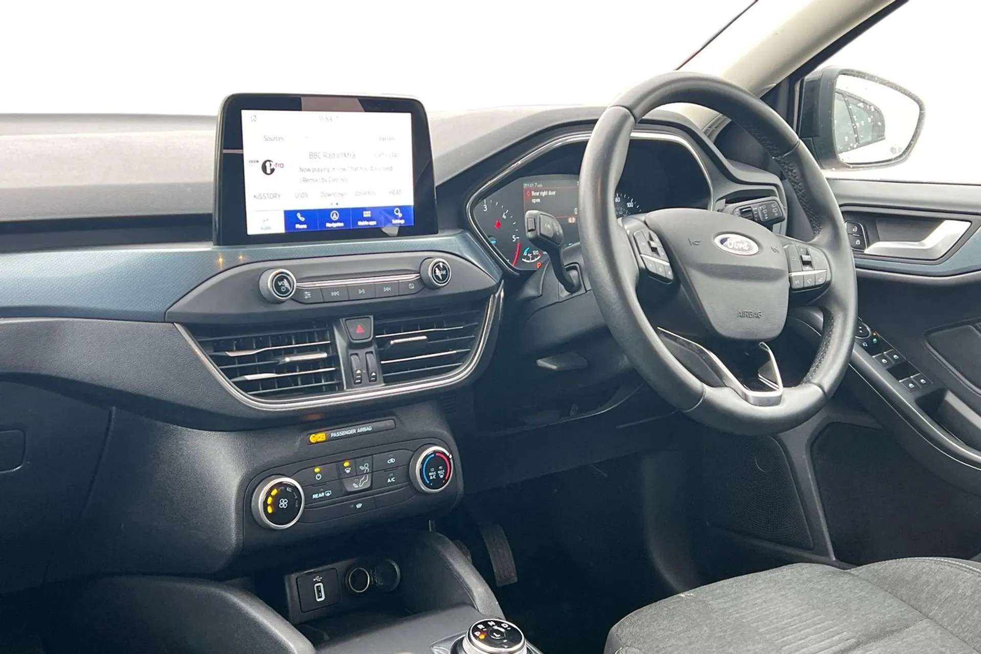 A 2020 FORD FOCUS 1.5 EcoBlue 120 Active Auto 5dr [ Bluetooth system , 17" 5 spoke foundry black machined painted finish alloy wheels , Post collision braking , Rear pr A 2020 FORD FOCUS 1.5 EcoBlue 120 Active Auto 5dr [ Bluetooth system , 17" 5 spoke foundry black machined painted finish alloy wheels , Post collision braking , Rear pr