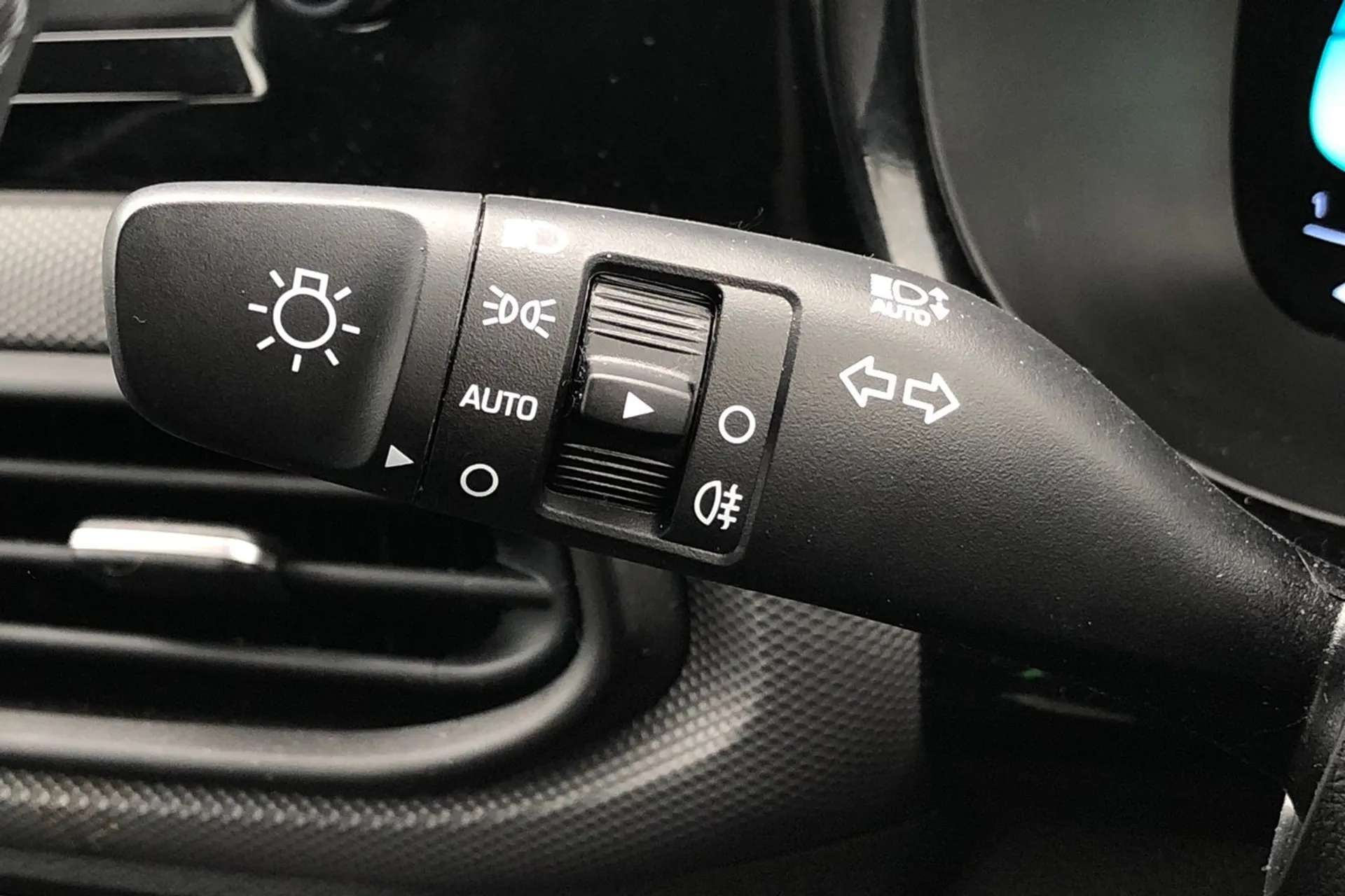 2024 HYUNDAI I10 2024 HYUNDAI I10