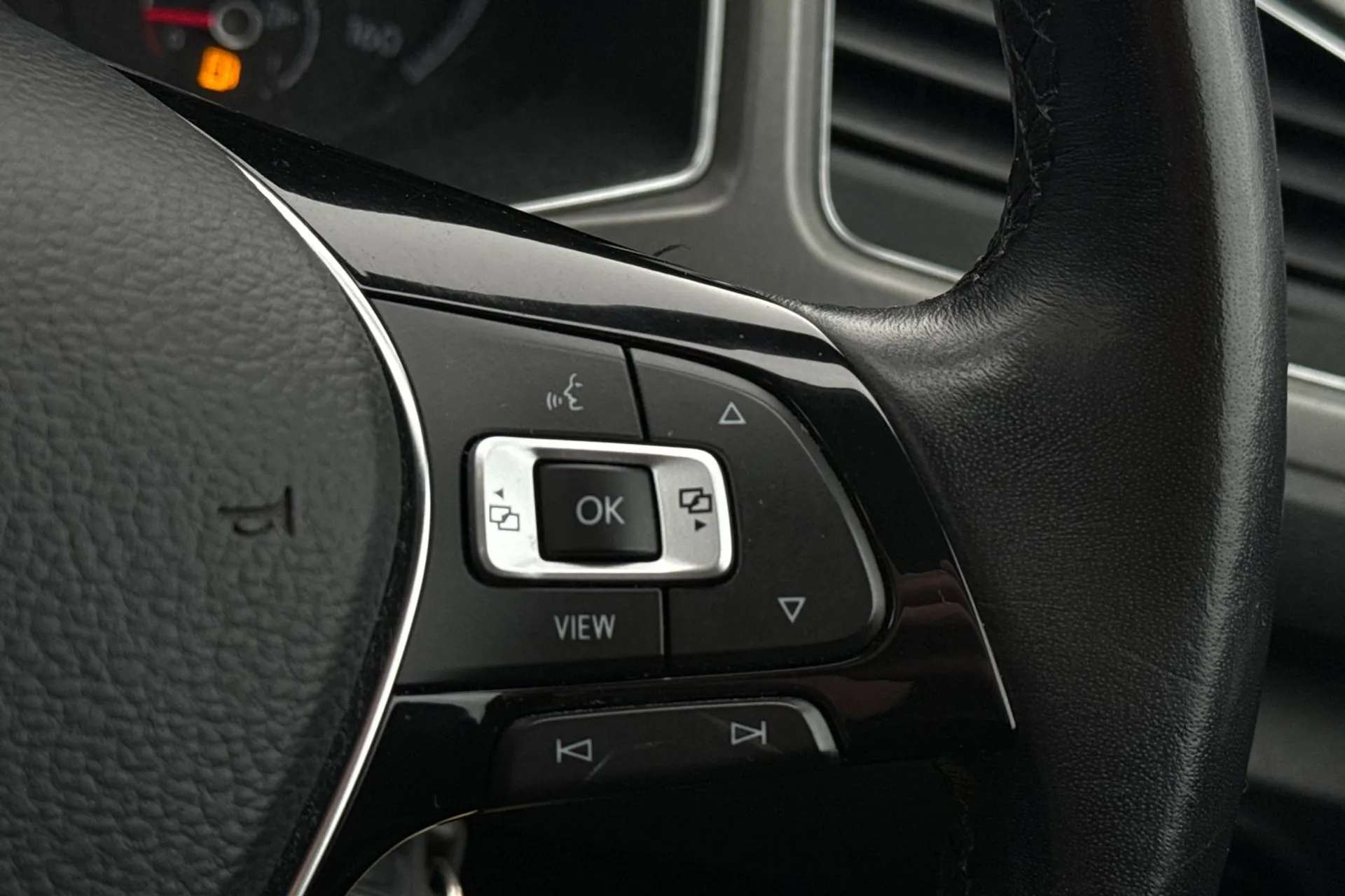 2020 VOLKSWAGEN T-ROC 2020 VOLKSWAGEN T-ROC