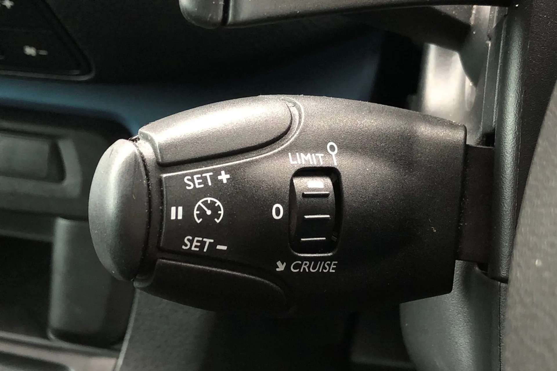 2020 PEUGEOT TRAVELLER 2020 PEUGEOT TRAVELLER