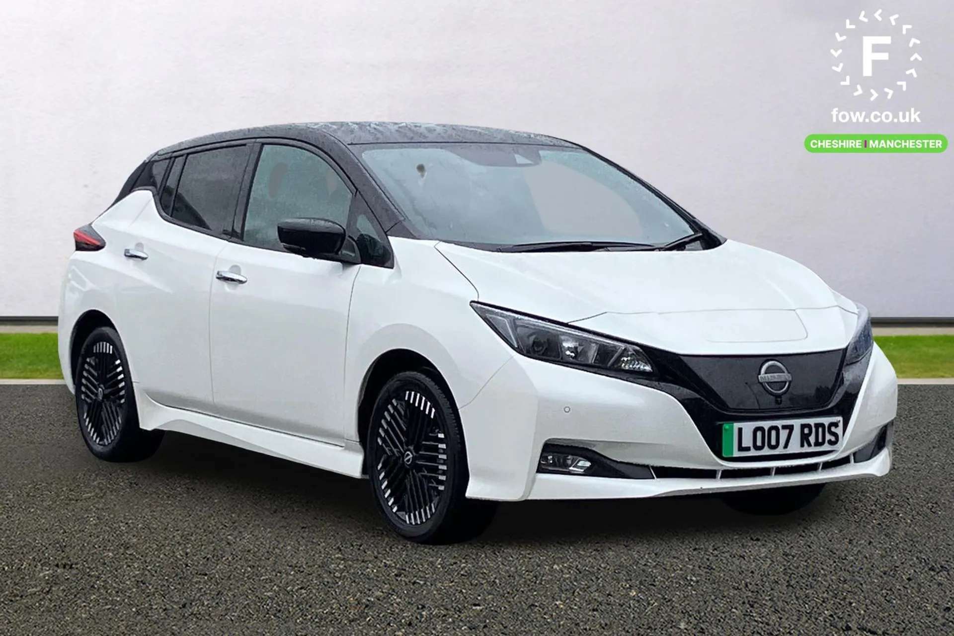 A 2024 NISSAN LEAF 110kW N-Connecta 39kWh 5dr Auto [ Heat pack with Heated front seats ,17" Diamond cut black alloy wheels , Front and rear parking sensors , Intelligent A 2024 NISSAN LEAF 110kW N-Connecta 39kWh 5dr Auto [ Heat pack with Heated front seats ,17" Diamond cut black alloy wheels , Front and rear parking sensors , Intelligent