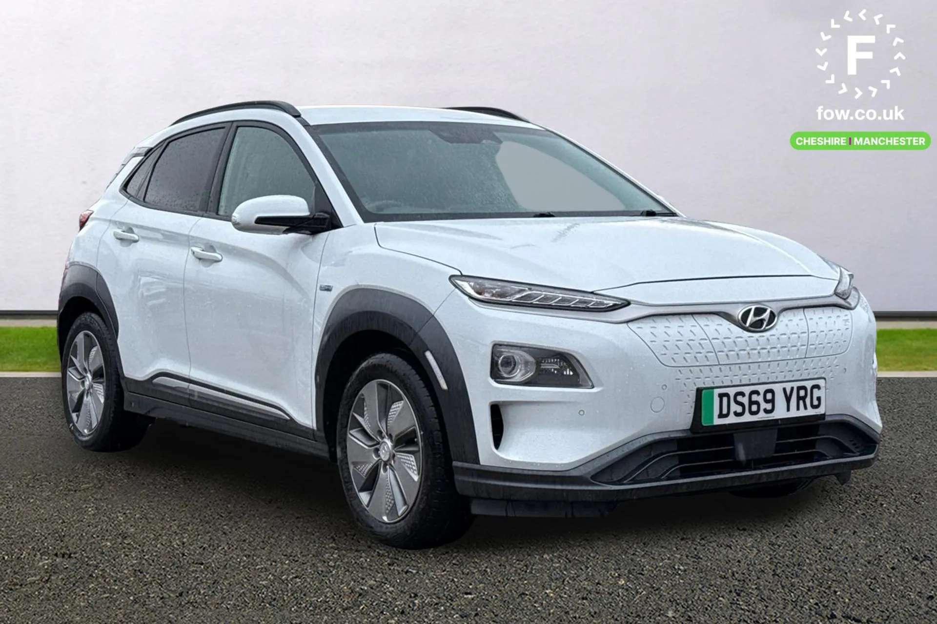 A 2019 HYUNDAI KONA 150kW Premium SE 64kWh 5dr Auto [ Parking system with rear camera and guidance system , Smartphone wireless charging plate , Rear parking sensor , 18" A 2019 HYUNDAI KONA 150kW Premium SE 64kWh 5dr Auto [ Parking system with rear camera and guidance system , Smartphone wireless charging plate , Rear parking sensor , 18"