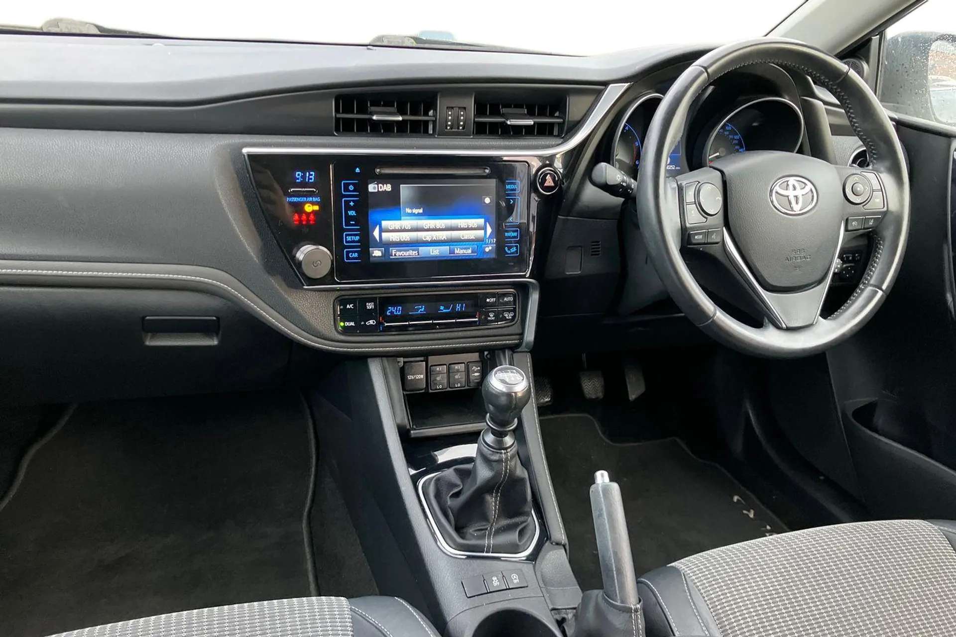 2017 TOYOTA AURIS 2017 TOYOTA AURIS