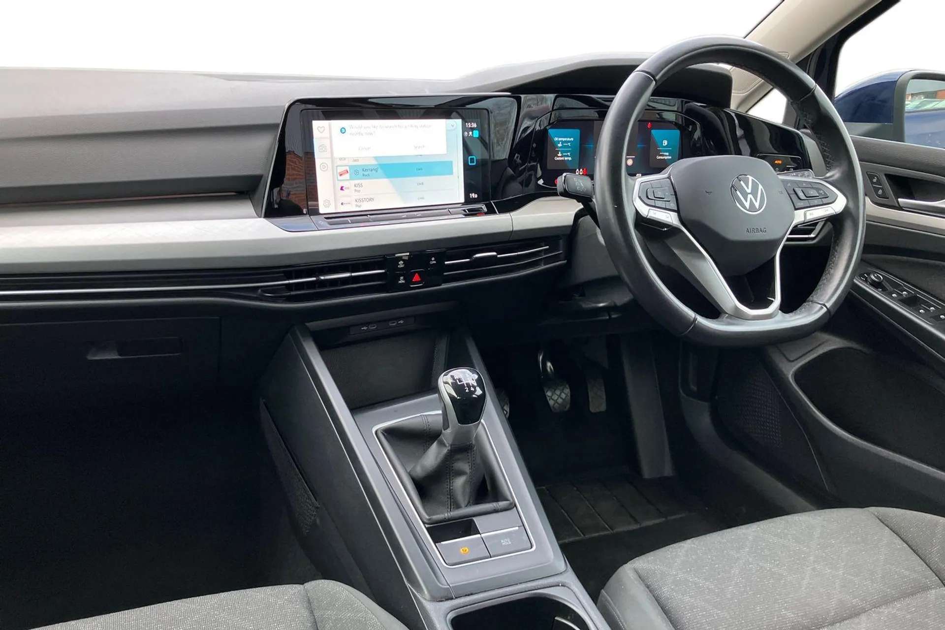 A 2023 VOLKSWAGEN GOLF 1.5 TSI 150 Life 5dr [ Start/Stop function , Mobile phone interface with wireless inductive charging function , Multifunction camera for distance cont A 2023 VOLKSWAGEN GOLF 1.5 TSI 150 Life 5dr [ Start/Stop function , Mobile phone interface with wireless inductive charging function , Multifunction camera for distance cont