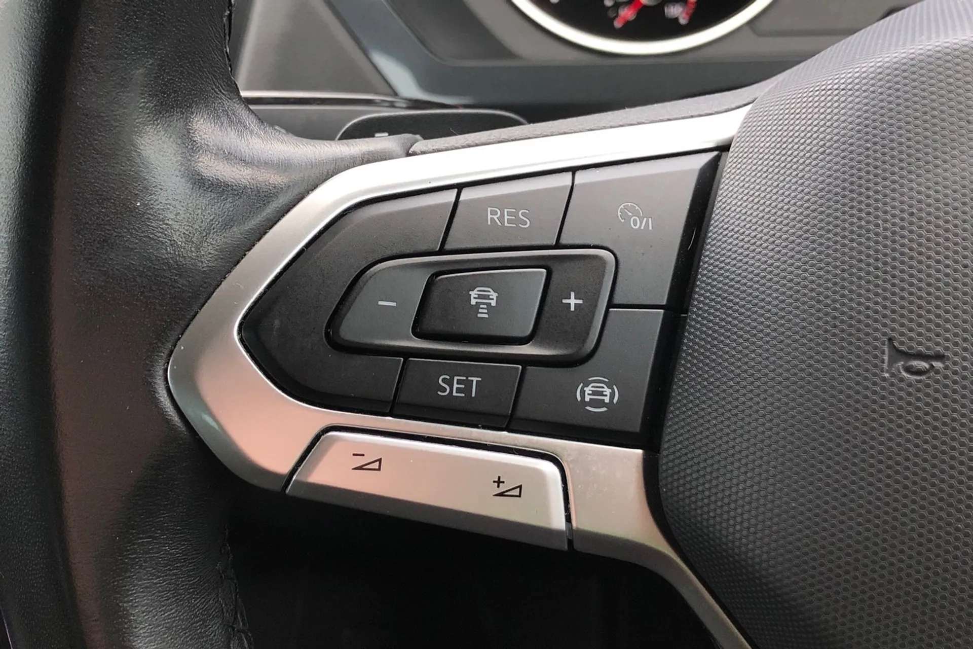 2021 VOLKSWAGEN TIGUAN 2021 VOLKSWAGEN TIGUAN