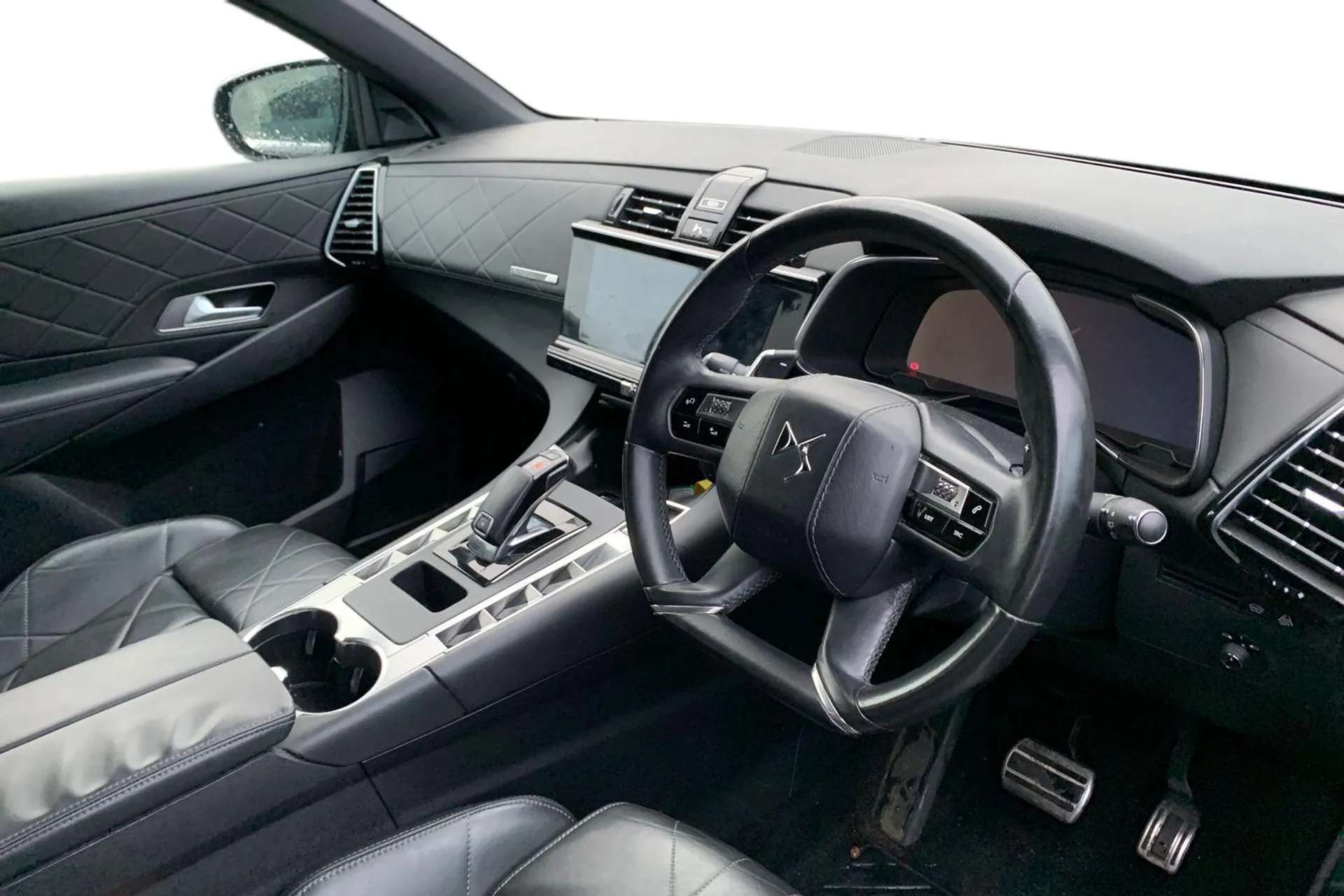 A 2019 DS DS 7 CROSSBACK 2.0 BlueHDi Prestige 5dr EAT8 [ Auto comfort pack , Front parking sensors , Rear parking sensors , Wireless charging for smartphone , Advanced technol A 2019 DS DS 7 CROSSBACK 2.0 BlueHDi Prestige 5dr EAT8 [ Auto comfort pack , Front parking sensors , Rear parking sensors , Wireless charging for smartphone , Advanced technol