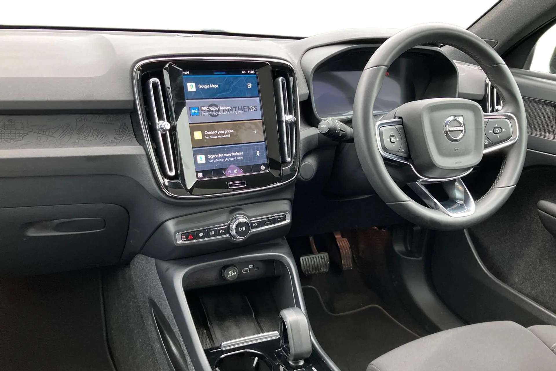 2022 VOLVO C40 2022 VOLVO C40