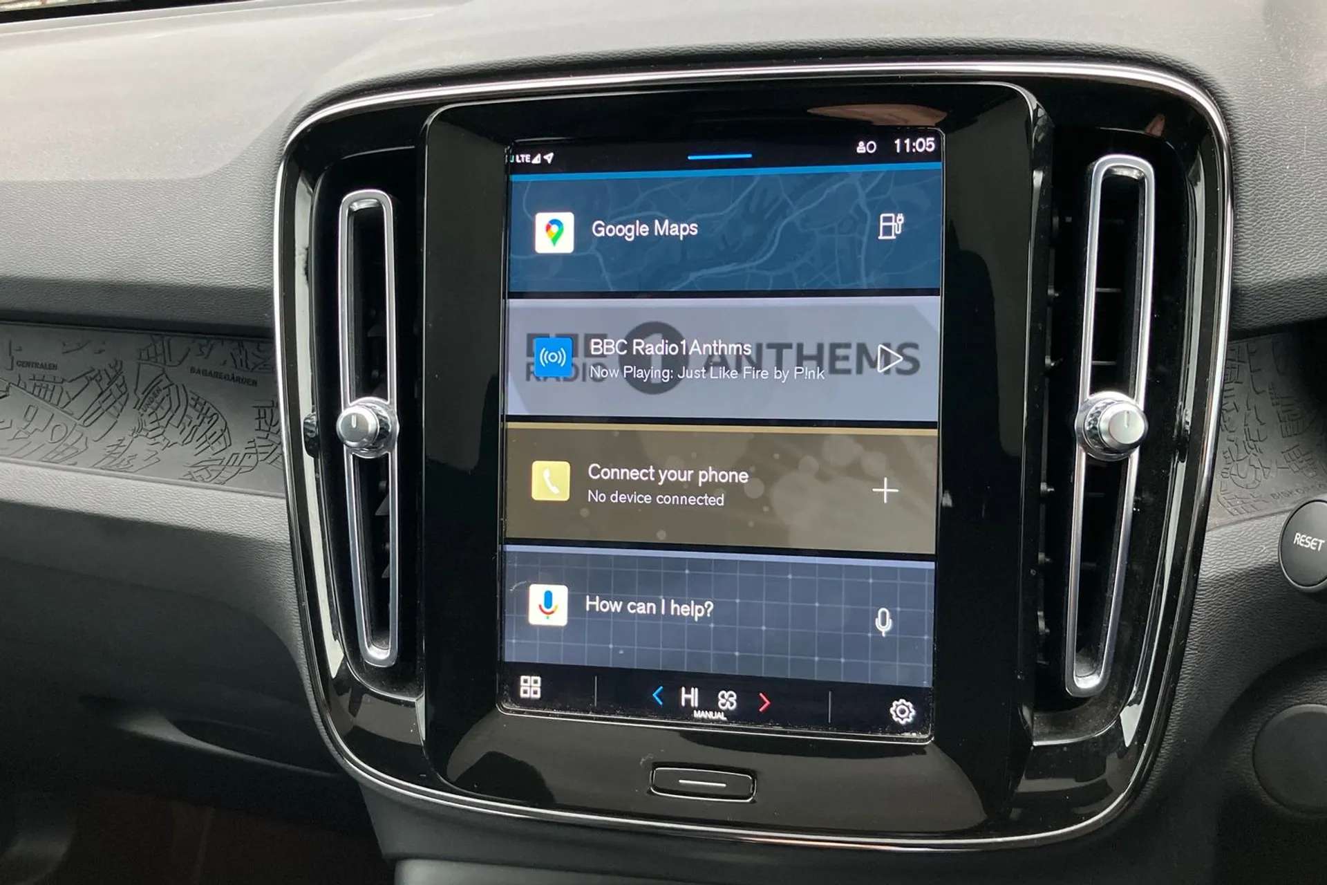 2022 VOLVO C40 2022 VOLVO C40