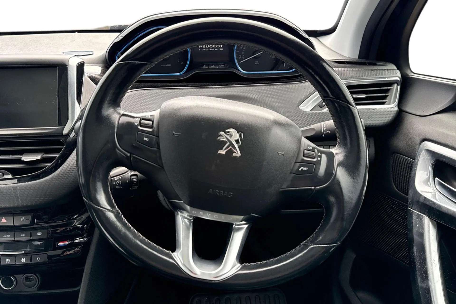 2019 PEUGEOT 2008 2019 PEUGEOT 2008