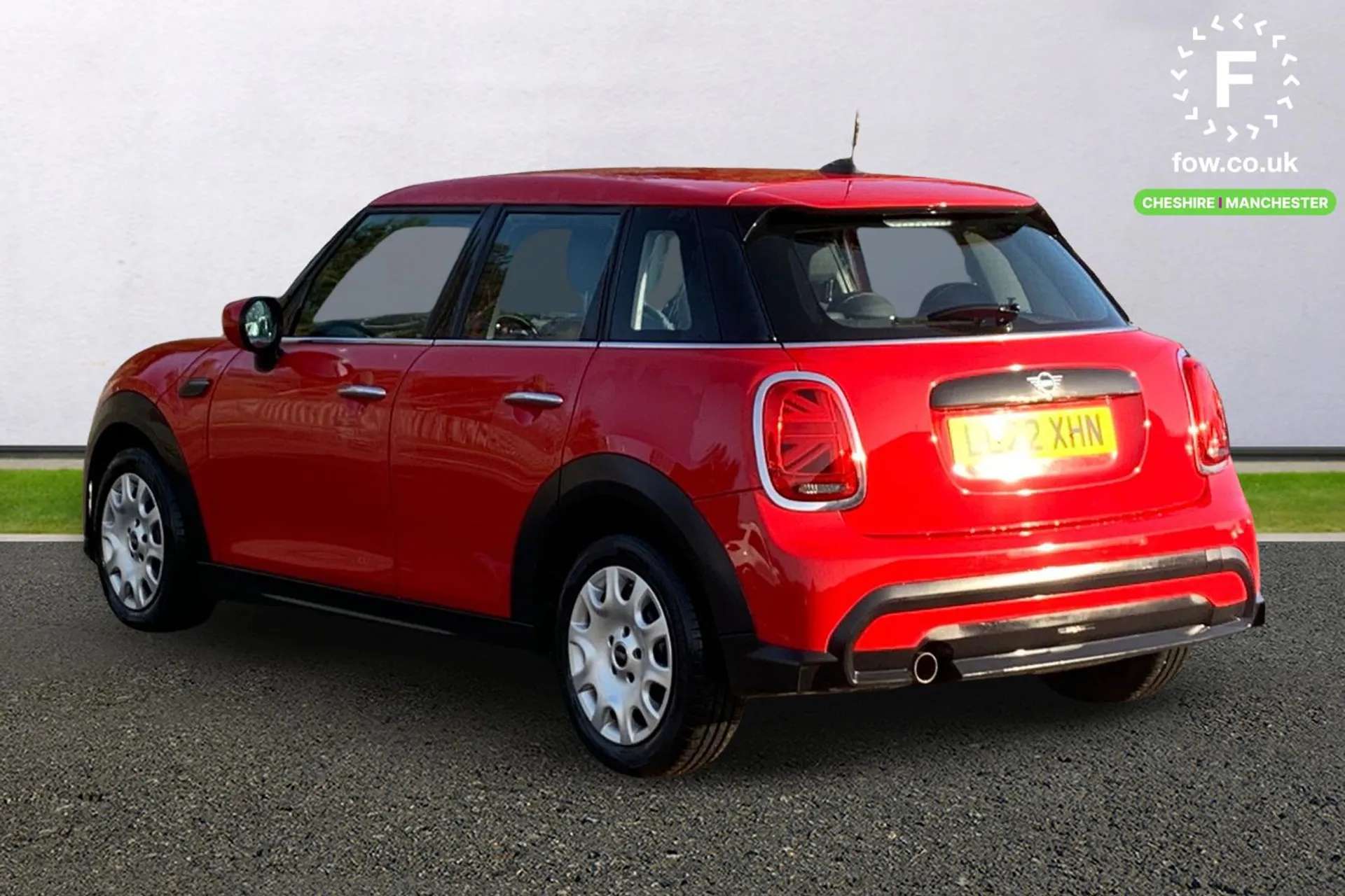 A 2022 MINI HATCH 1.5 One Classic 5dr Auto [ Ambient lighting , Automatic start/stop function with brake energy recuperation , Cruise control with brake assist , Compat A 2022 MINI HATCH 1.5 One Classic 5dr Auto [ Ambient lighting , Automatic start/stop function with brake energy recuperation , Cruise control with brake assist , Compat