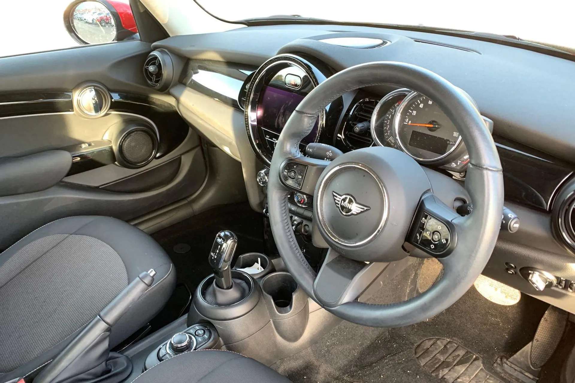 A 2022 MINI HATCH 1.5 One Classic 5dr Auto [ Ambient lighting , Automatic start/stop function with brake energy recuperation , Cruise control with brake assist , Compat A 2022 MINI HATCH 1.5 One Classic 5dr Auto [ Ambient lighting , Automatic start/stop function with brake energy recuperation , Cruise control with brake assist , Compat