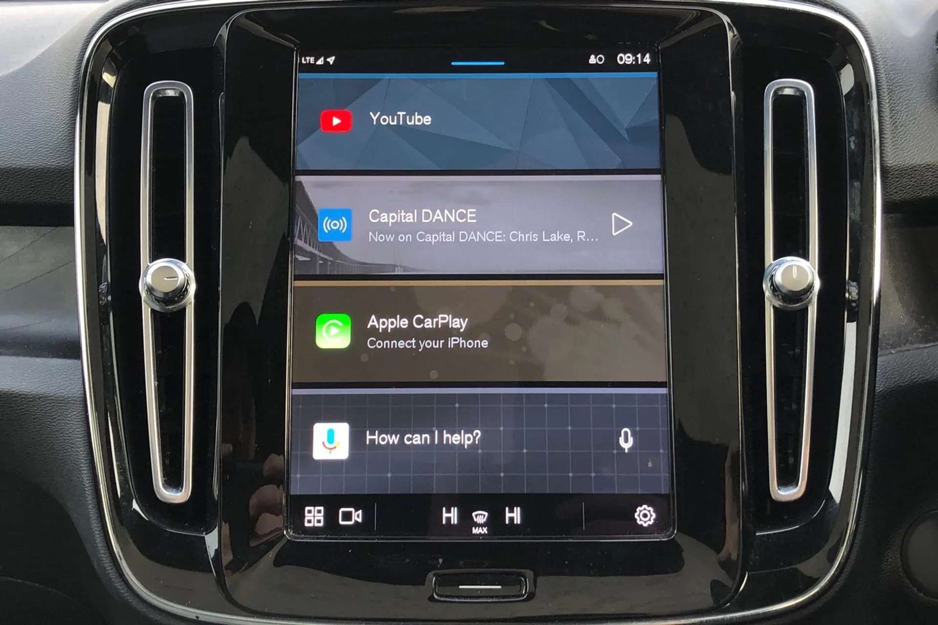 2022 VOLVO C40 2022 VOLVO C40