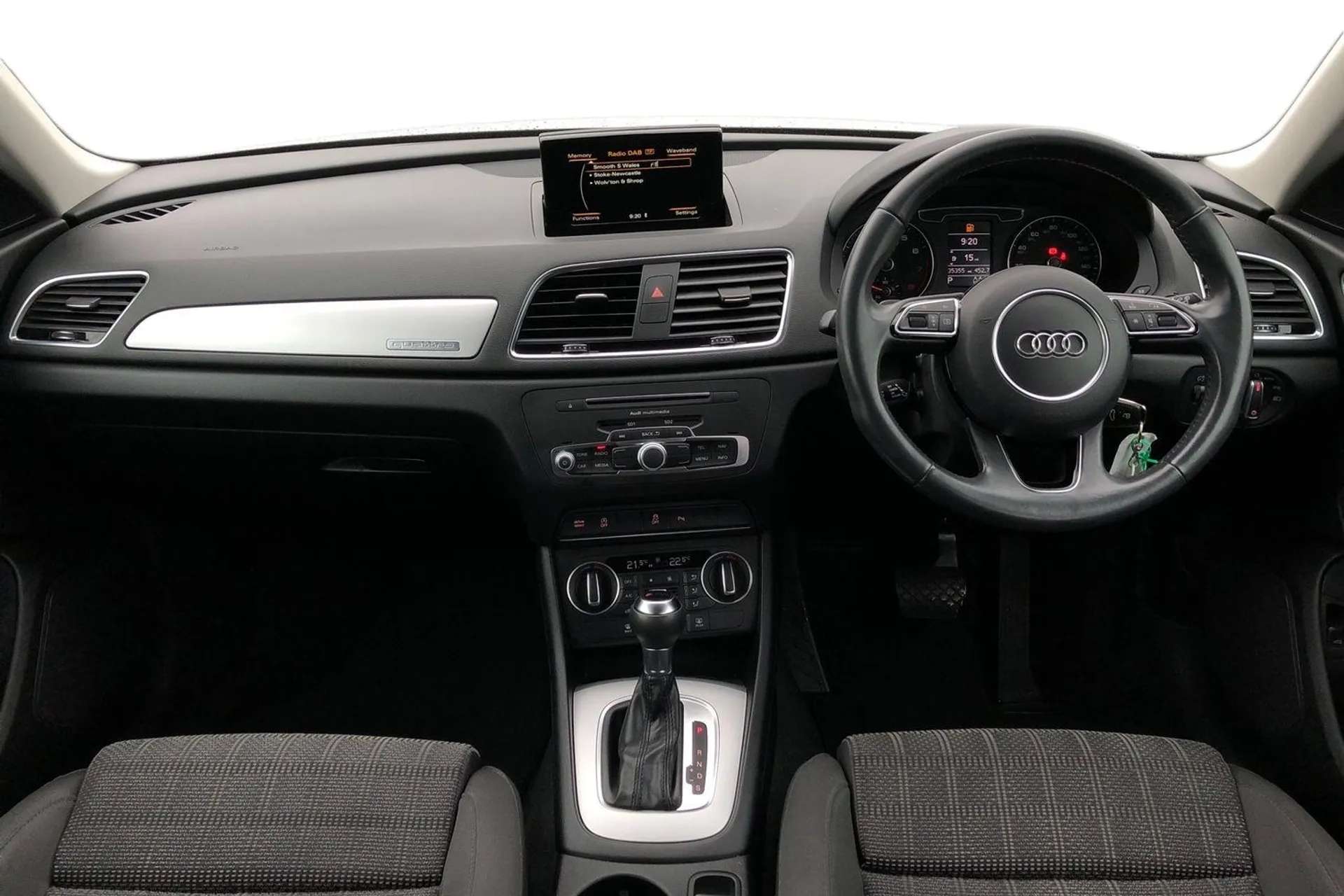 A 2017 AUDI Q3 2.0T FSI Quattro Sport 5dr S Tronic [Front sports seats, 6.5" colour display screen, Light and rain sensor for auto activation of lights and windscree A 2017 AUDI Q3 2.0T FSI Quattro Sport 5dr S Tronic [Front sports seats, 6.5" colour display screen, Light and rain sensor for auto activation of lights and windscree