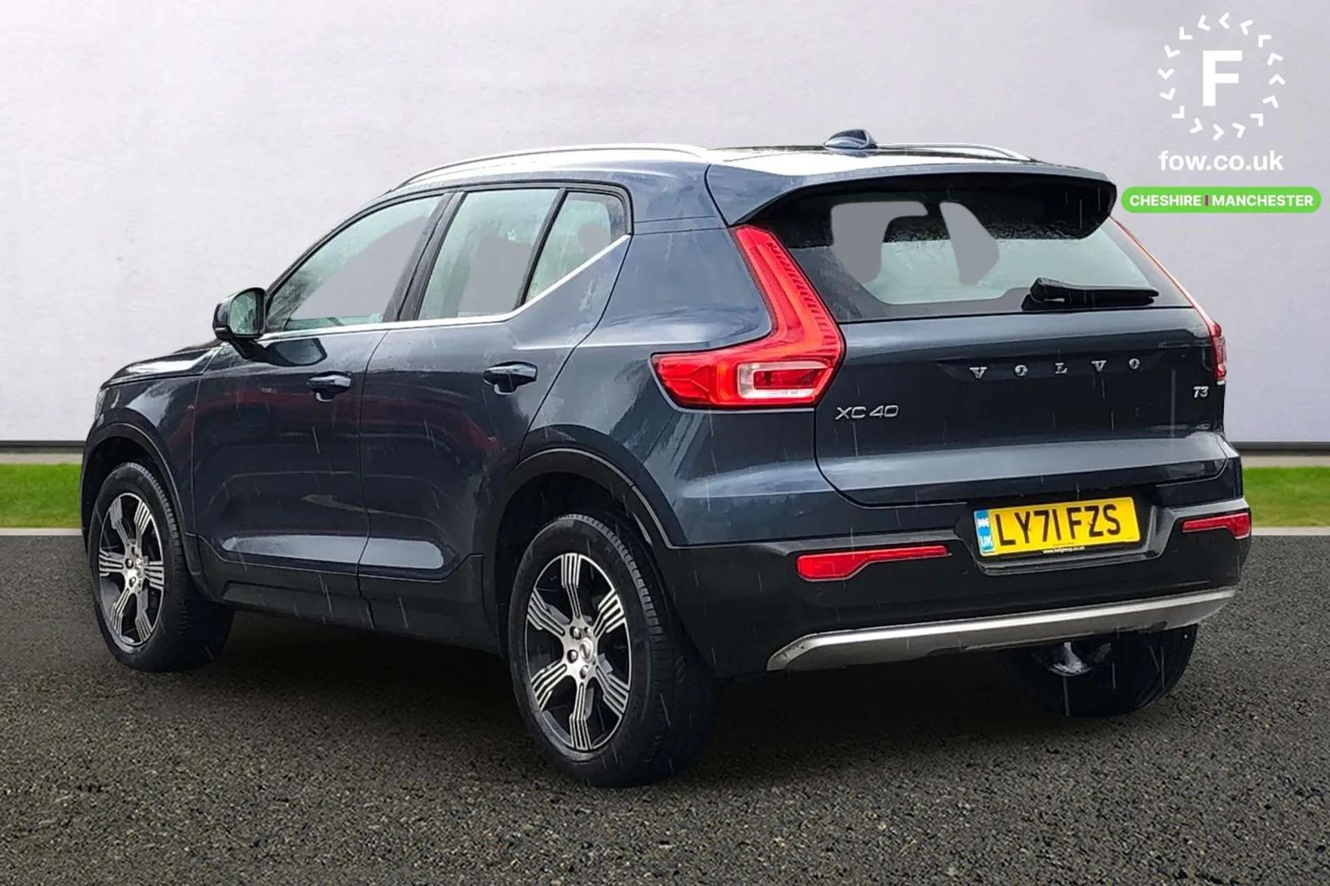 2022 VOLVO XC40 2022 VOLVO XC40