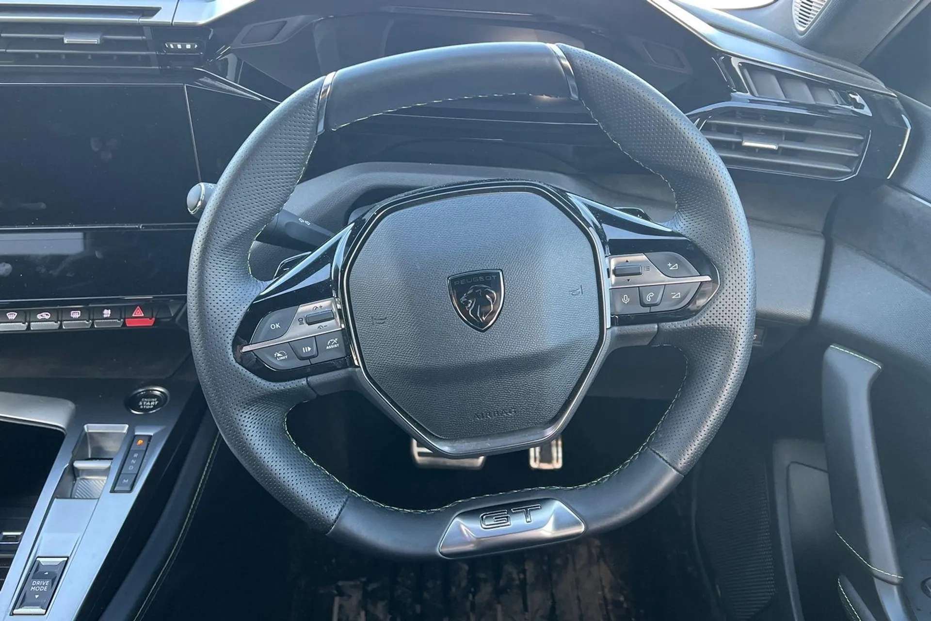 2024 PEUGEOT 408 2024 PEUGEOT 408