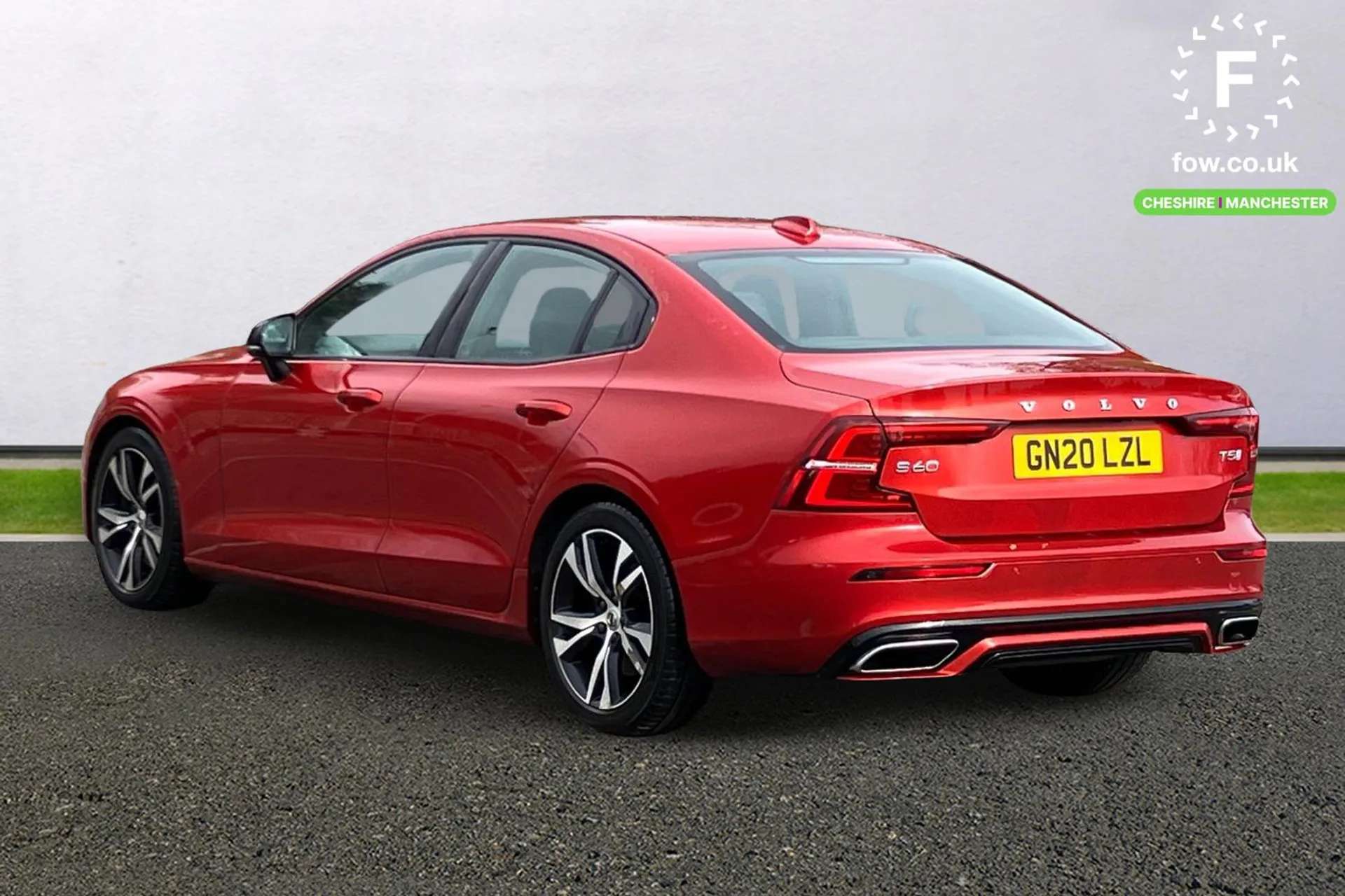 A 2020 VOLVO S60 2.0 T5 R DESIGN Plus 4dr Auto [ 12.3" Active TFT crystal driver's information display, Automatic active bending LED headlights, Driver alert control w A 2020 VOLVO S60 2.0 T5 R DESIGN Plus 4dr Auto [ 12.3" Active TFT crystal driver's information display, Automatic active bending LED headlights, Driver alert control w