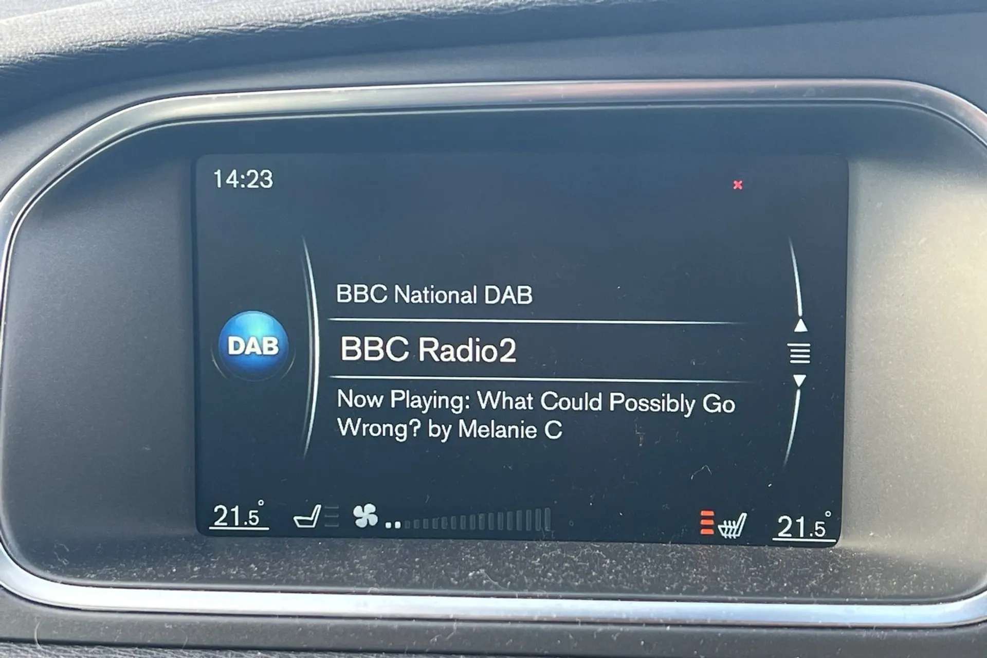 2015 VOLVO V40 2015 VOLVO V40