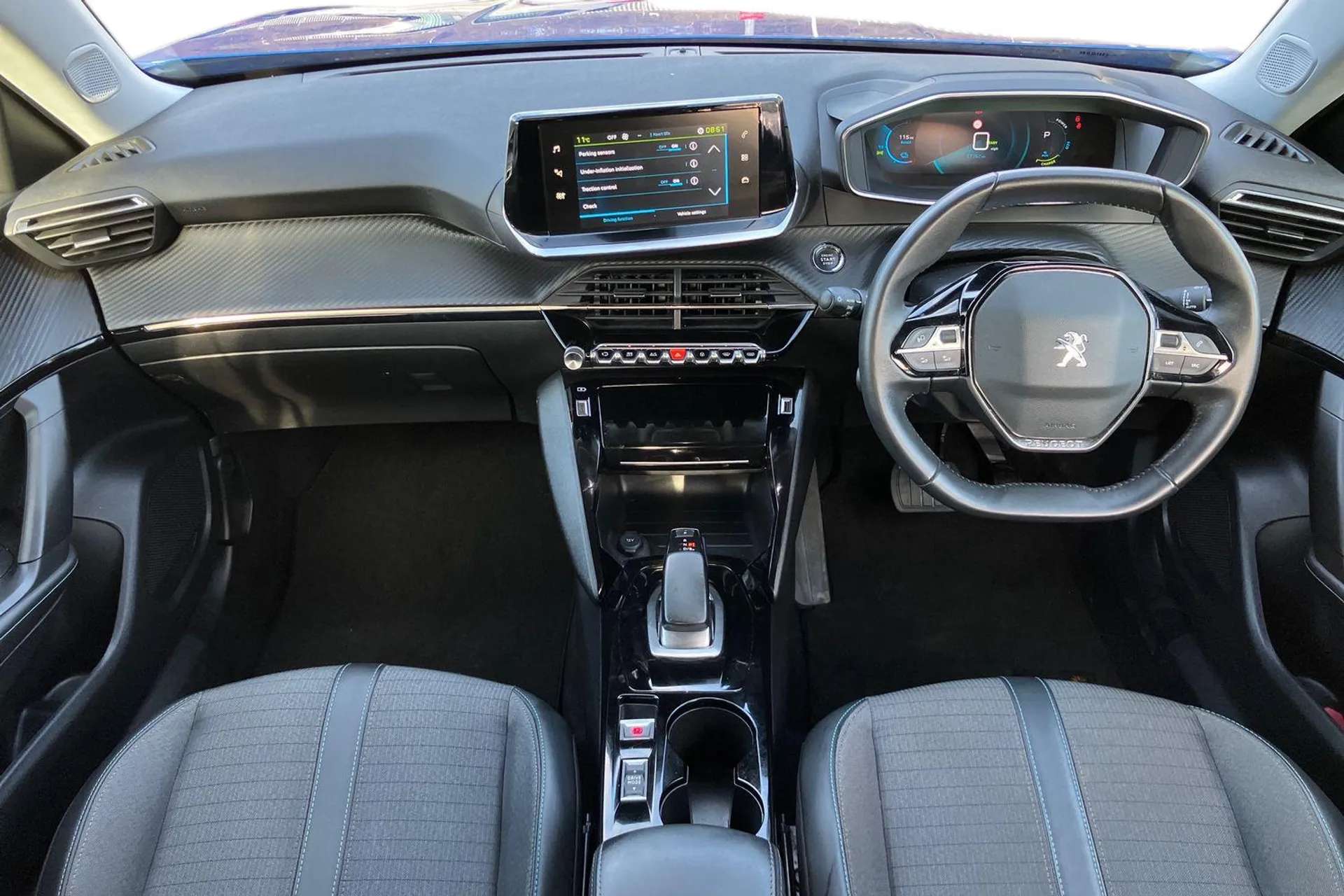 A 2021 PEUGEOT 2008 100kW Allure Premium 50kWh 5dr Auto [ Visio Park 1 with 180 degree Colour reversing camera , Smart phone docking station , LED Front Fog Lights with C A 2021 PEUGEOT 2008 100kW Allure Premium 50kWh 5dr Auto [ Visio Park 1 with 180 degree Colour reversing camera , Smart phone docking station , LED Front Fog Lights with C