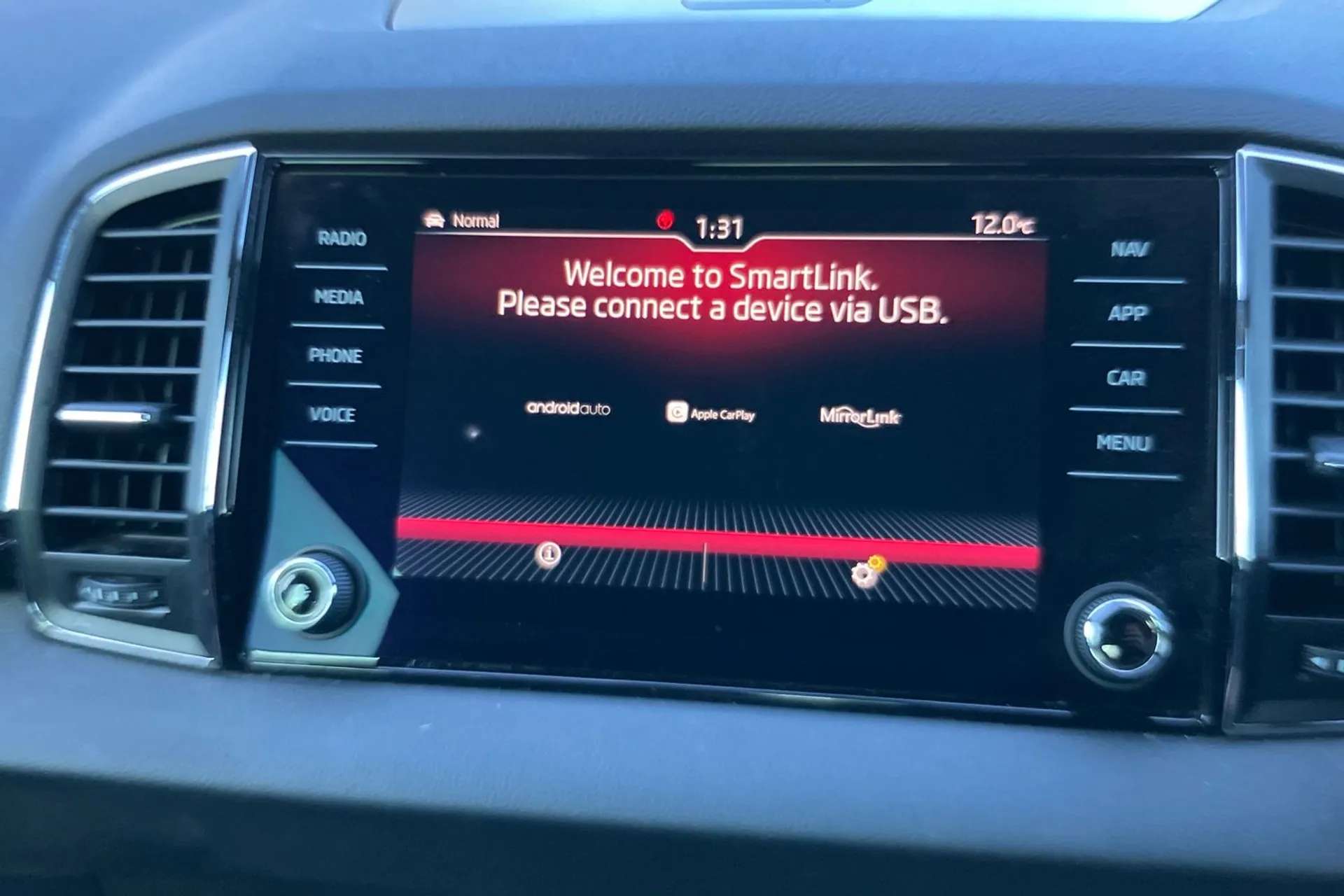 2020 SKODA KAROQ 2020 SKODA KAROQ