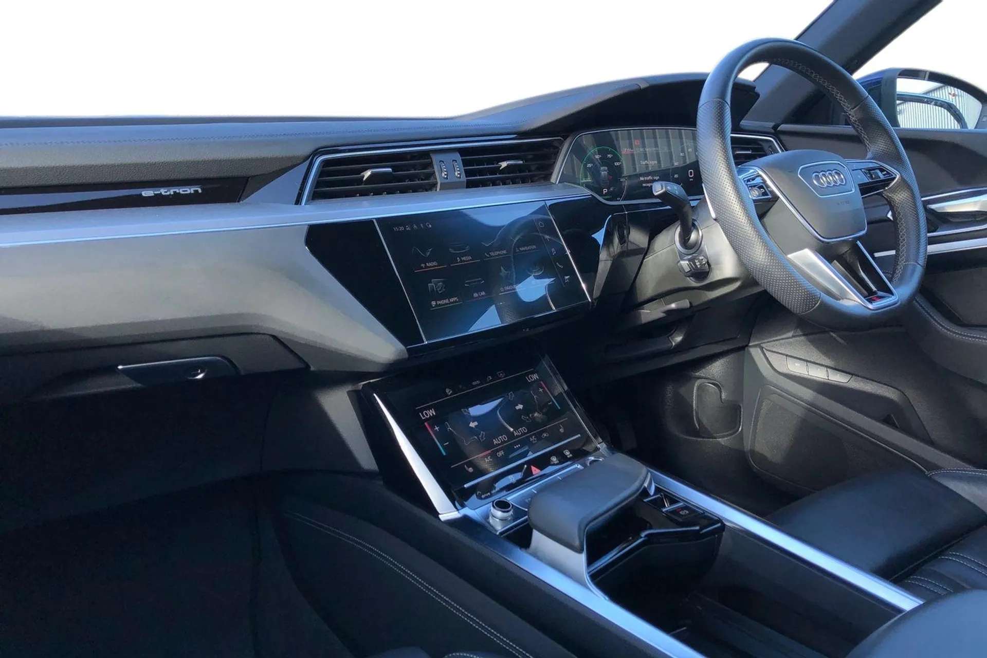 2022 AUDI E-TRON 2022 AUDI E-TRON