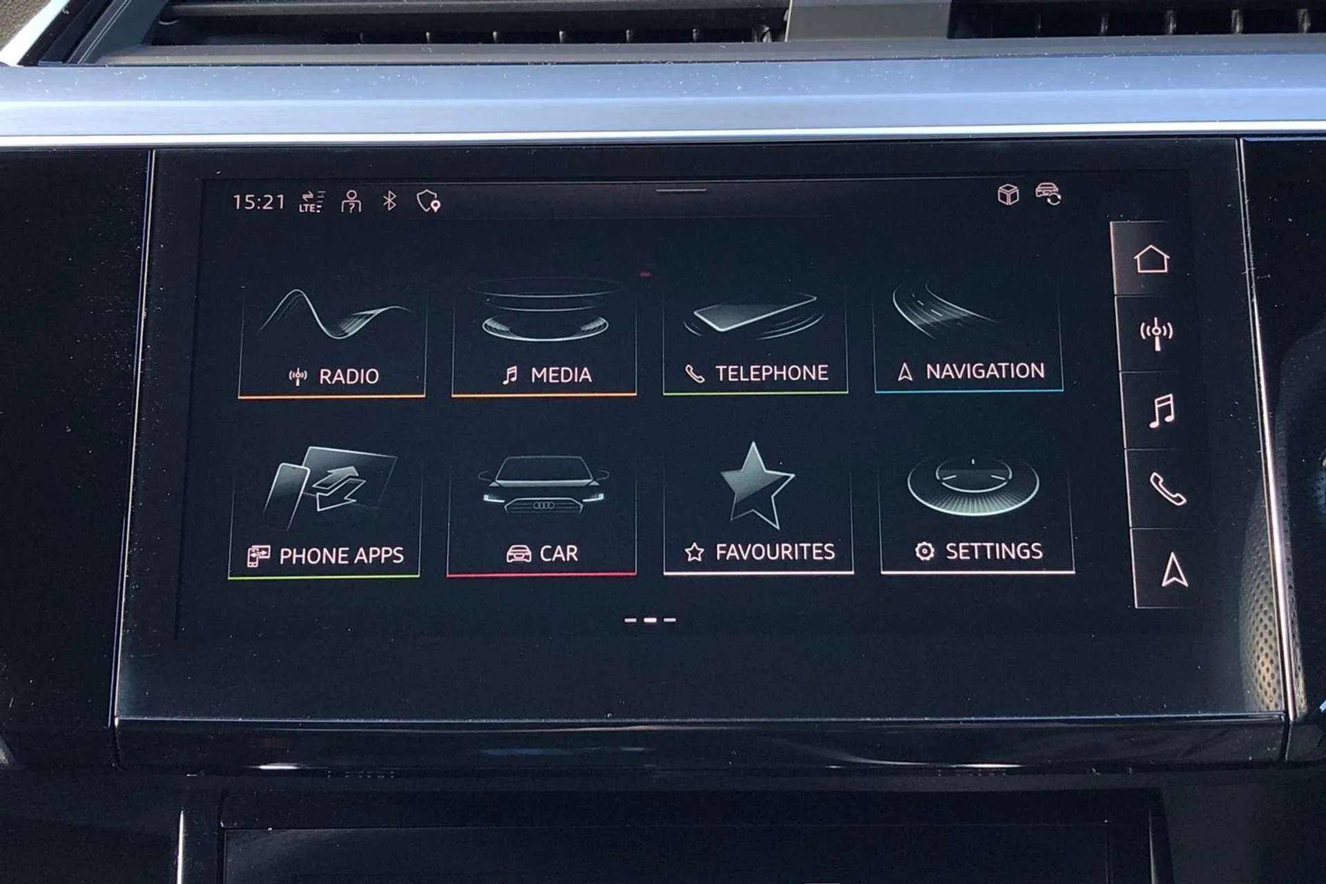 2022 AUDI E-TRON 2022 AUDI E-TRON