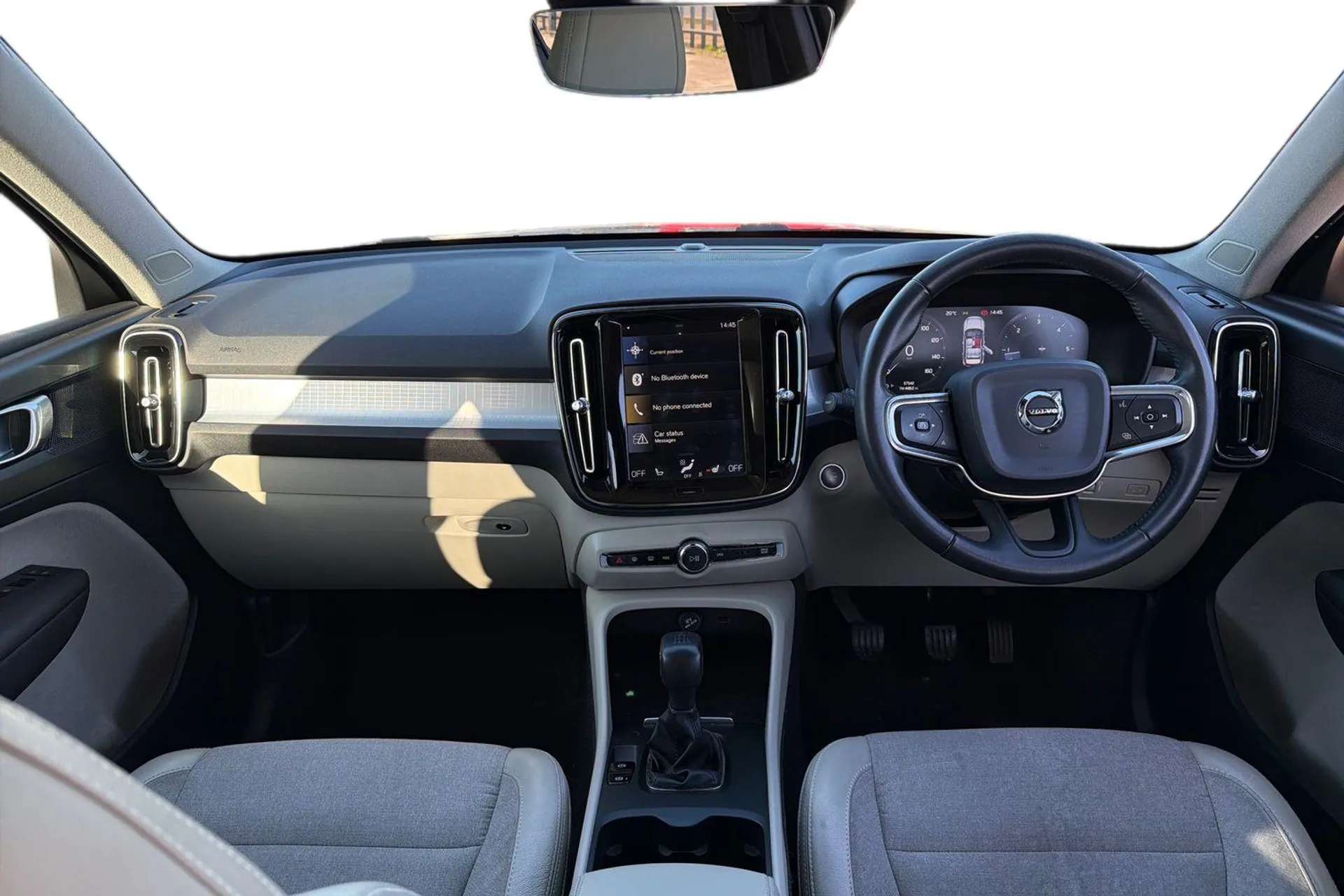 2019 VOLVO XC40 2019 VOLVO XC40