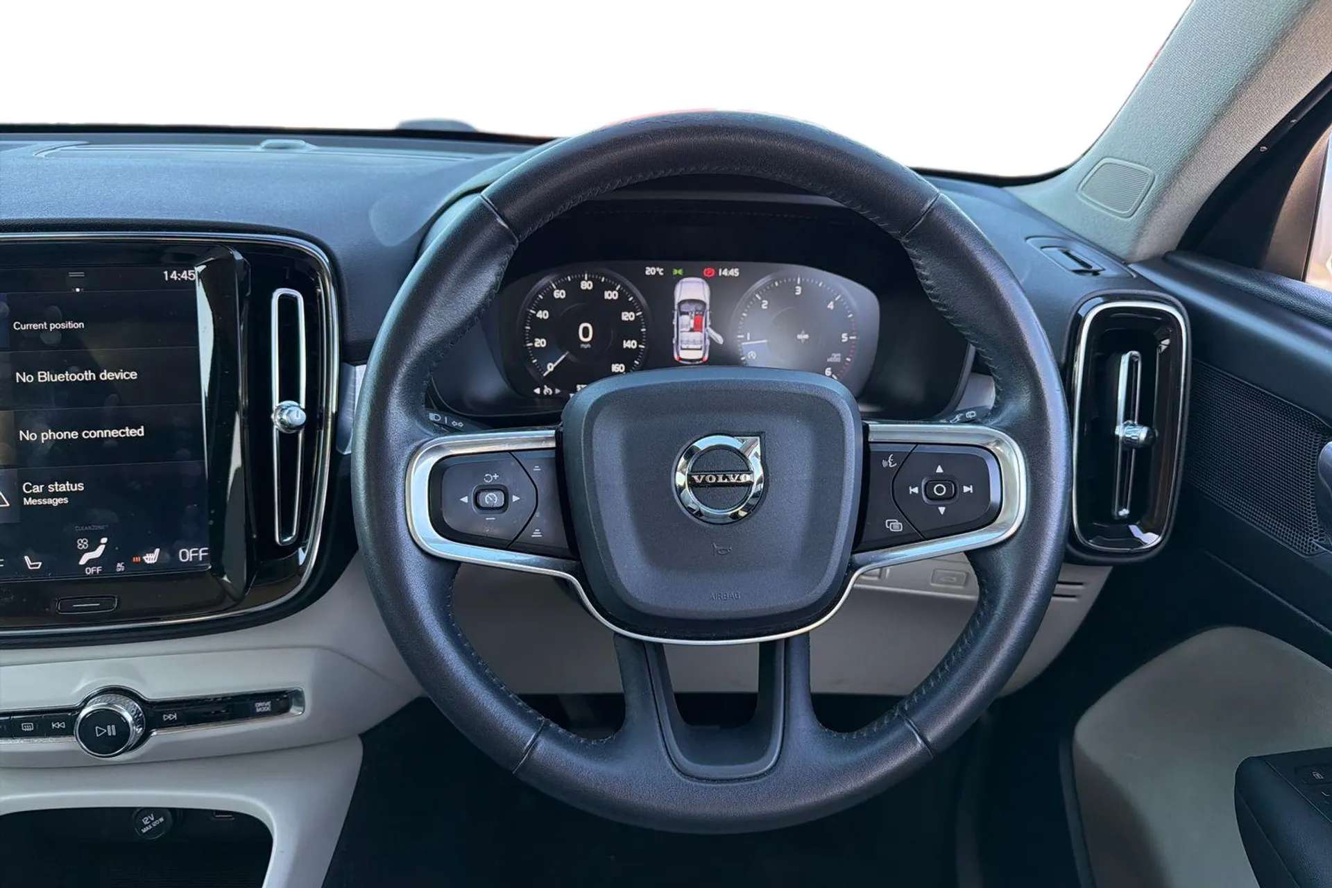 2019 VOLVO XC40 2019 VOLVO XC40