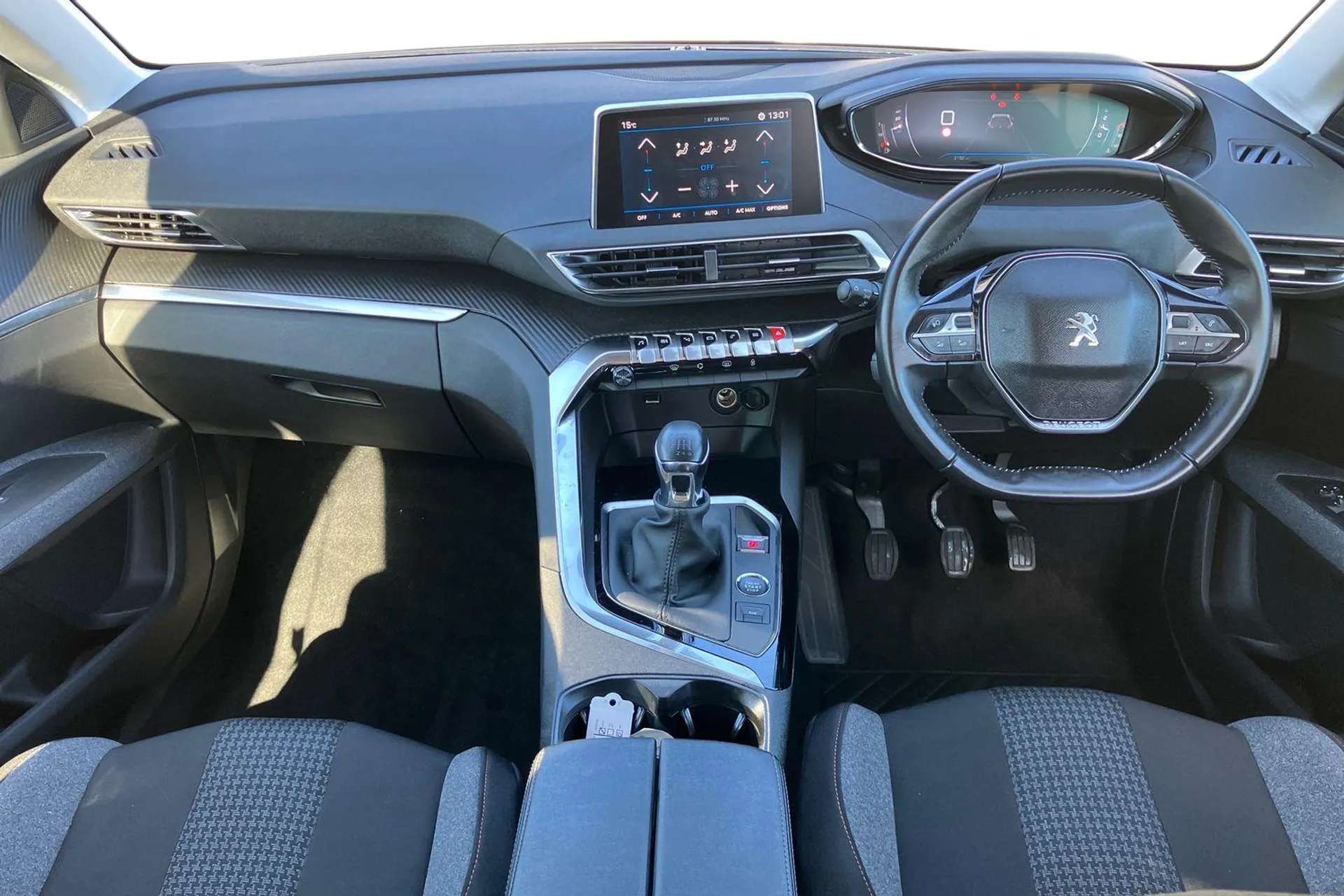 2021 PEUGEOT 5008 2021 PEUGEOT 5008