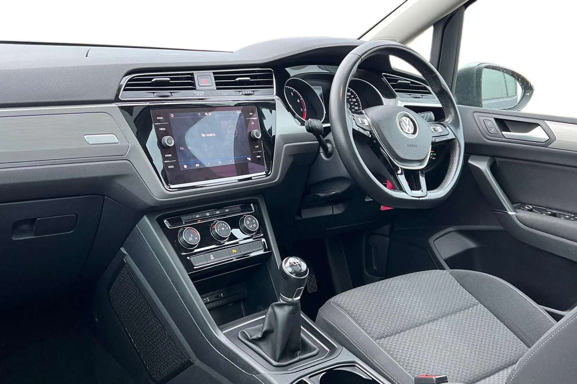 2018 VOLKSWAGEN TOURAN 2018 VOLKSWAGEN TOURAN