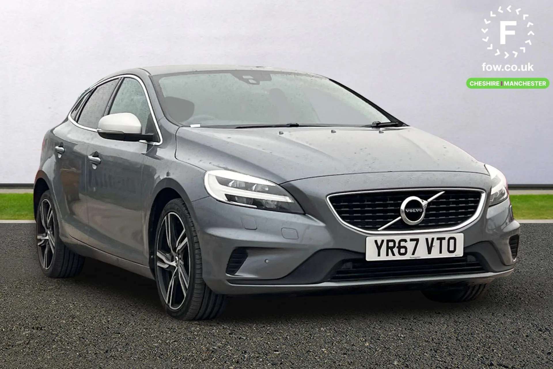 2017 VOLVO V40 2017 VOLVO V40