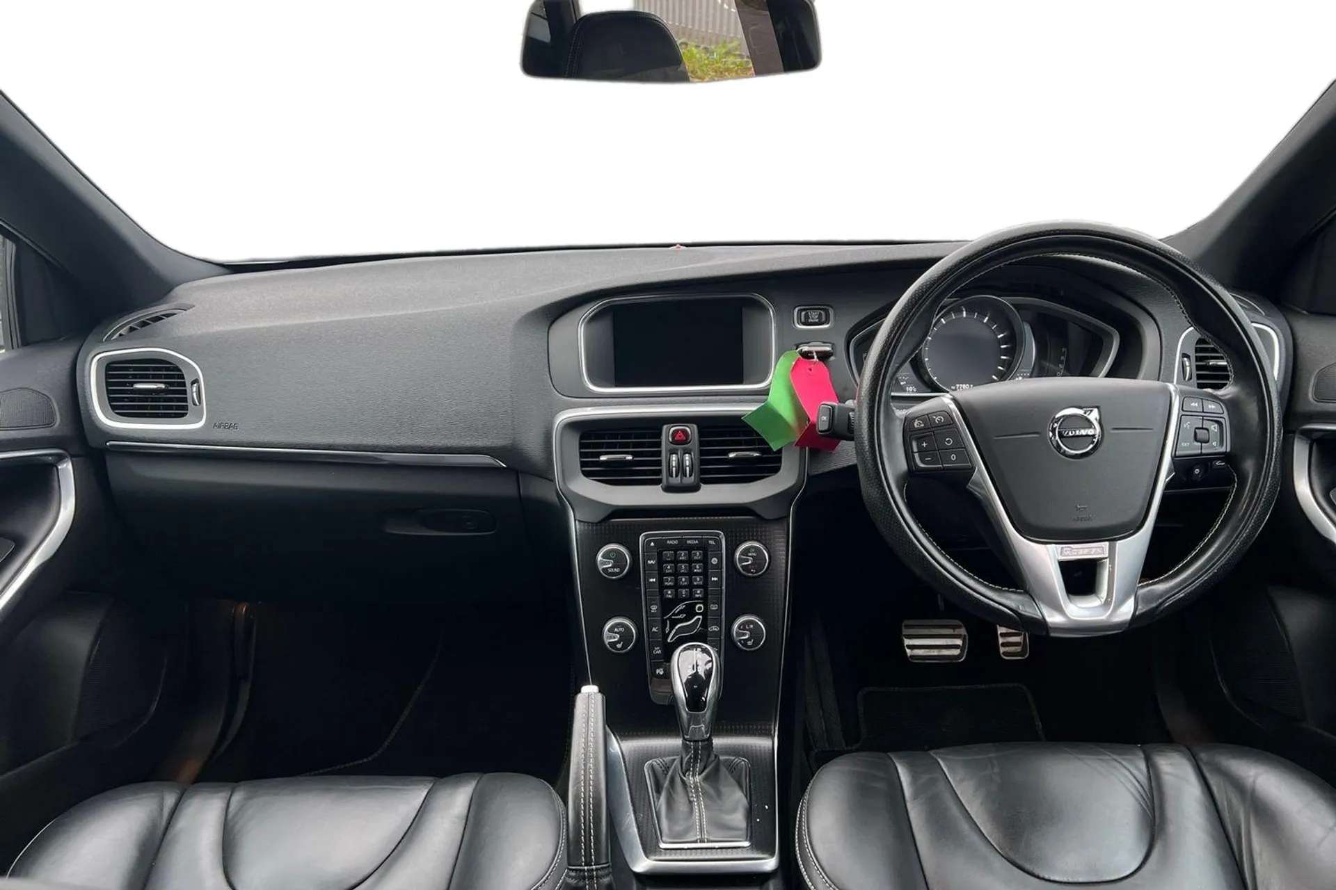 2017 VOLVO V40 2017 VOLVO V40