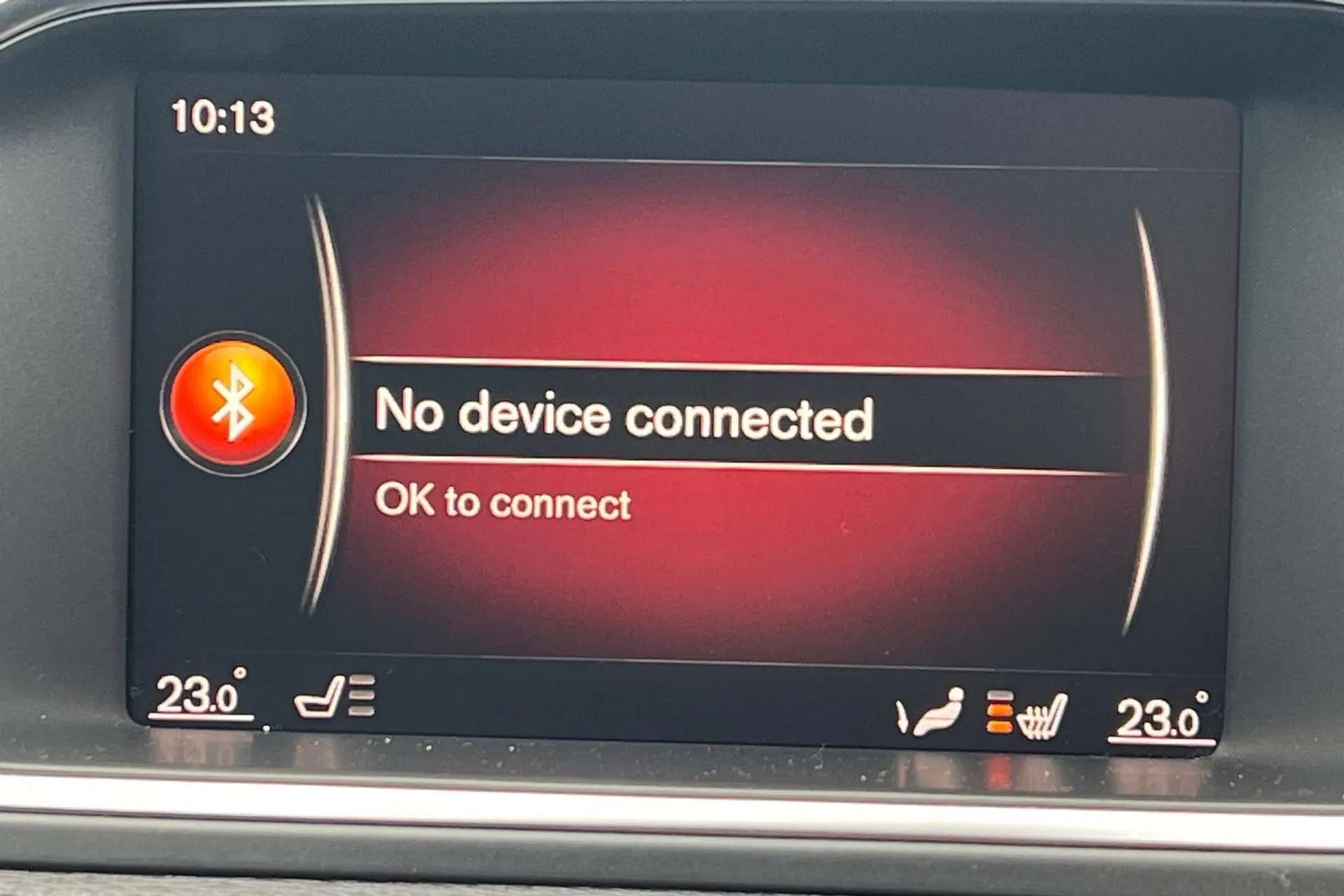 2017 VOLVO V40 2017 VOLVO V40