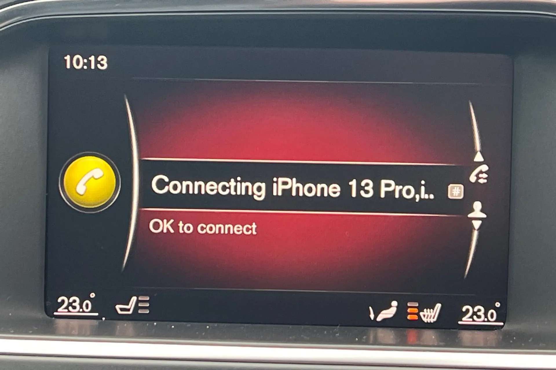 2017 VOLVO V40 2017 VOLVO V40