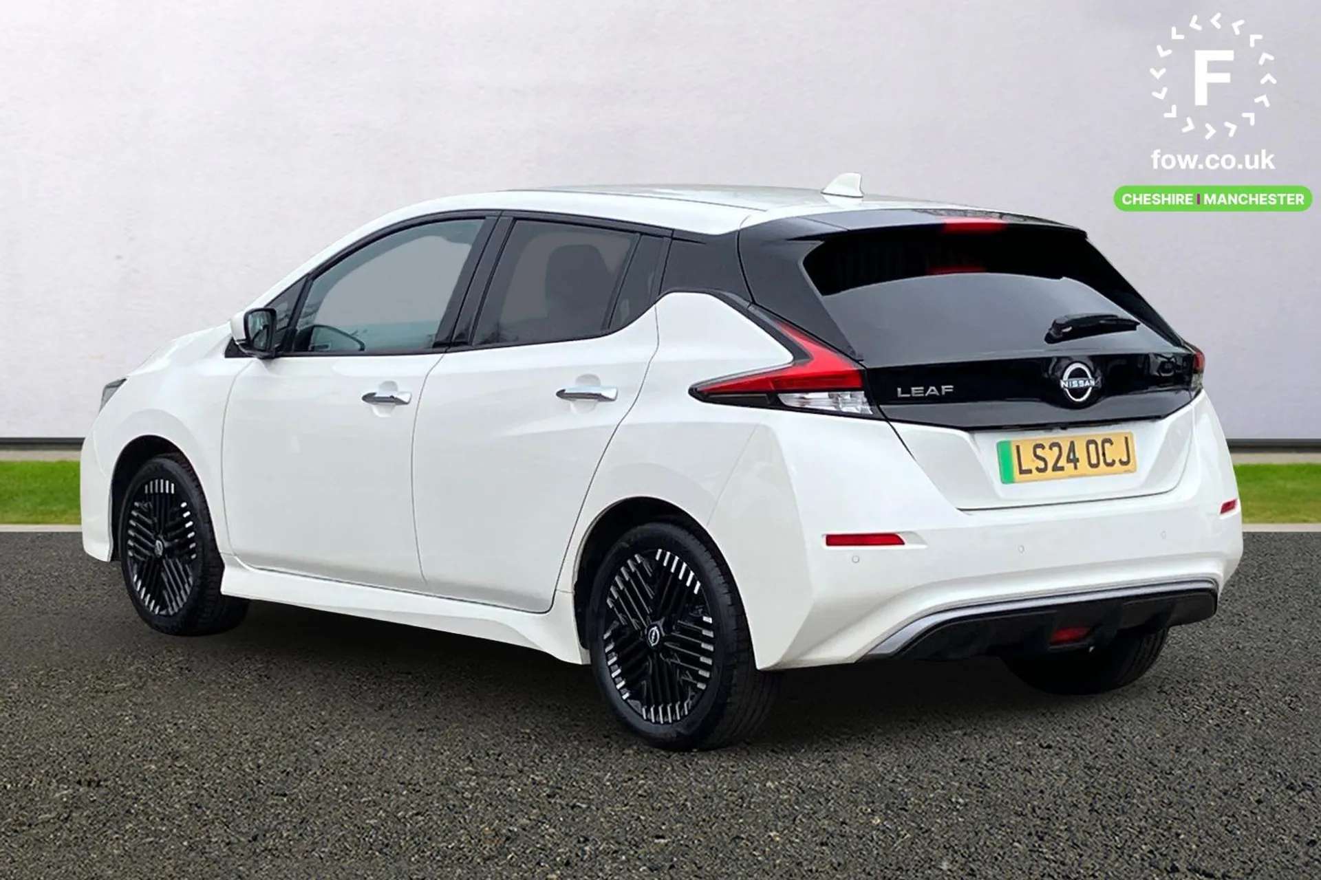 A 2024 NISSAN LEAF 110kW N-Connecta 39kWh 5dr Auto [ Intelligent around view monitor , Heat pack with Heated front seats , Front and rear parking sensors , 17" Diamond c A 2024 NISSAN LEAF 110kW N-Connecta 39kWh 5dr Auto [ Intelligent around view monitor , Heat pack with Heated front seats , Front and rear parking sensors , 17" Diamond c