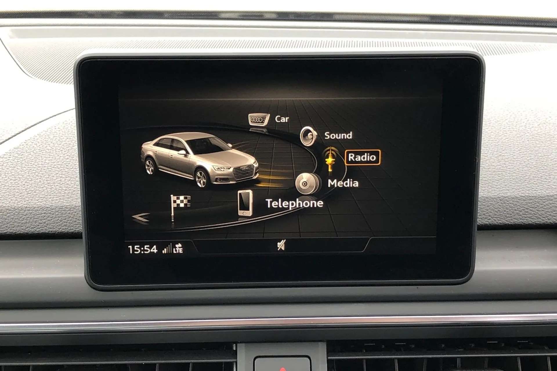 2018 AUDI A4 2018 AUDI A4